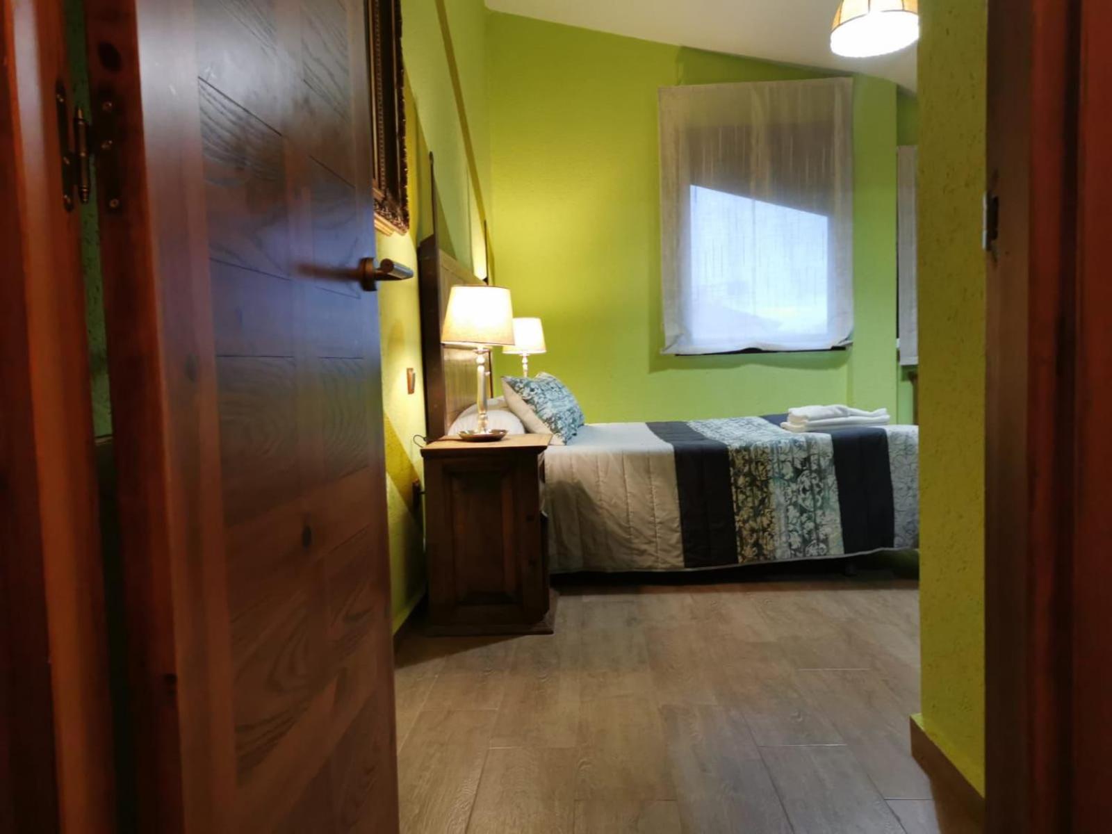 Family Room with Mountain View - Photo 1