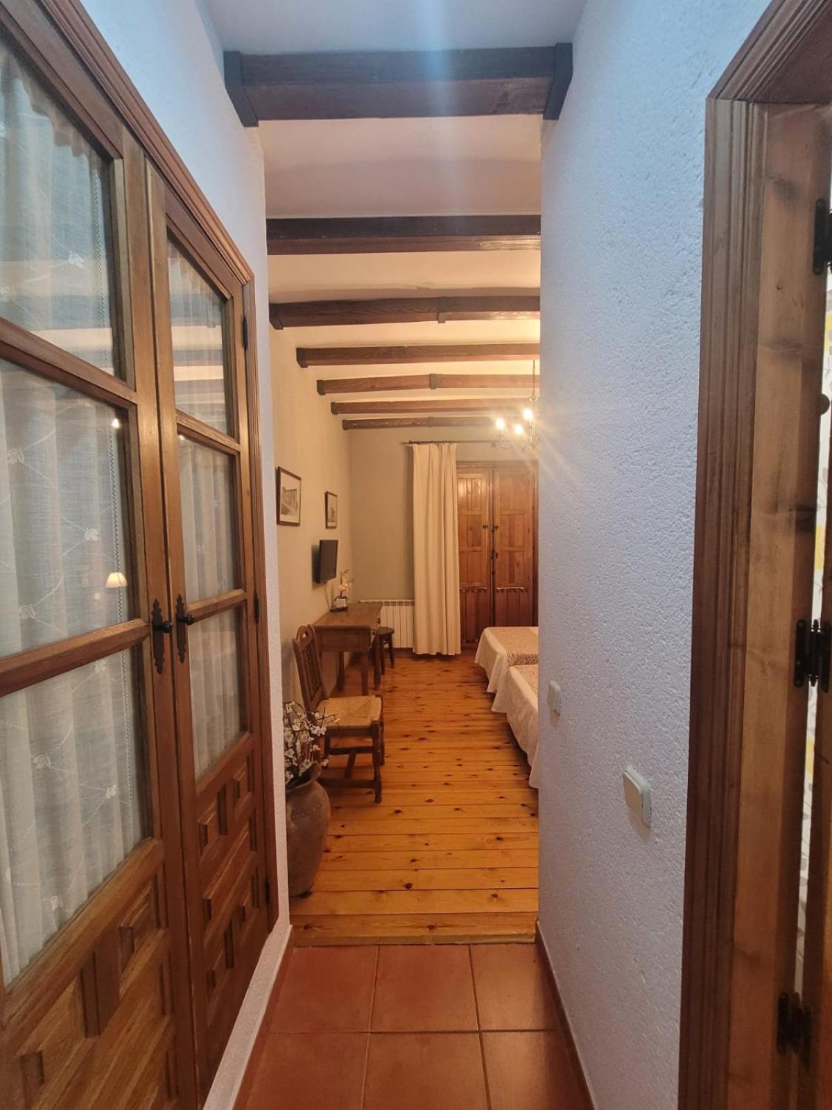 Twin Room - Photo 4