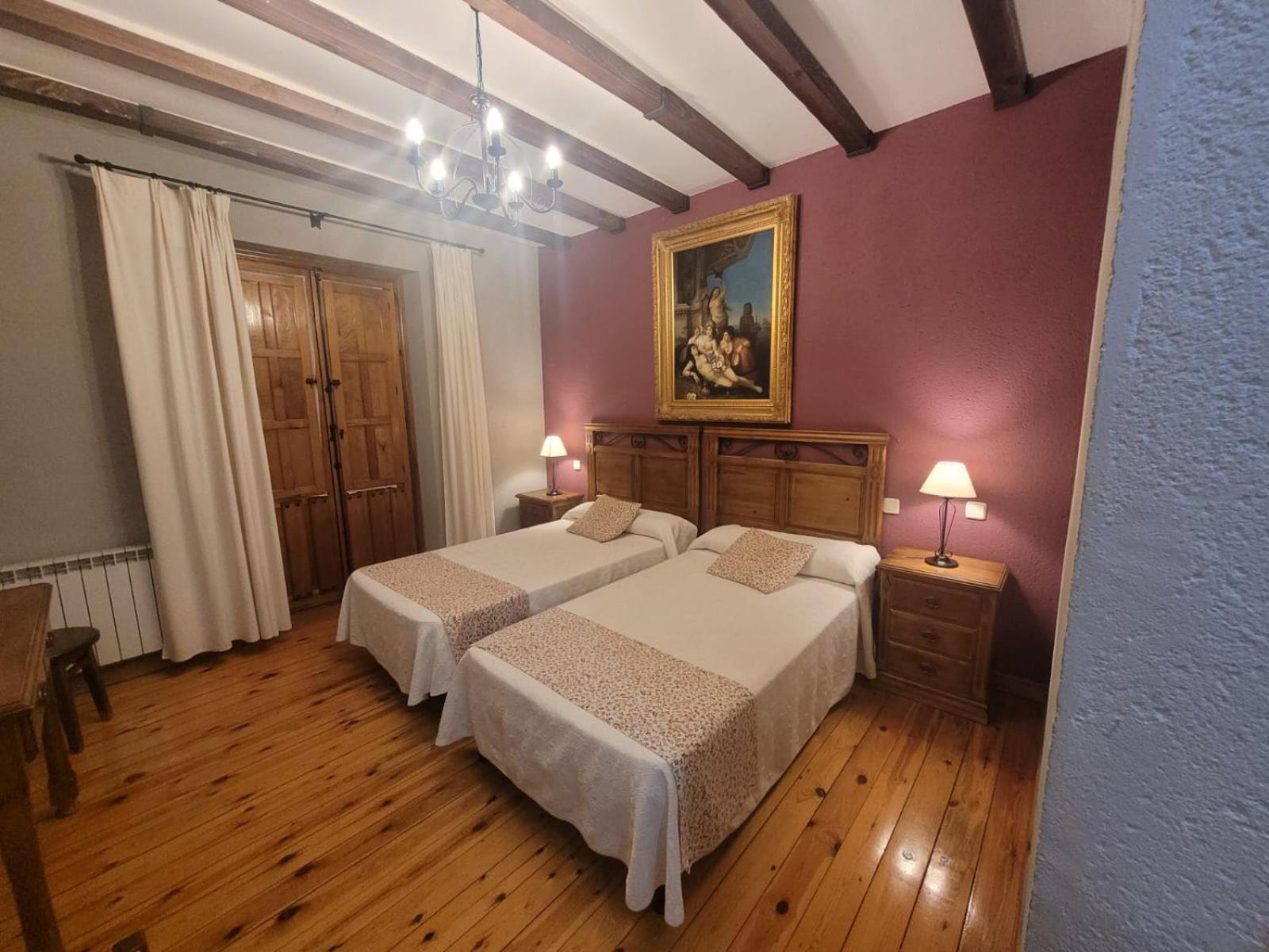 Twin Room - Photo 6