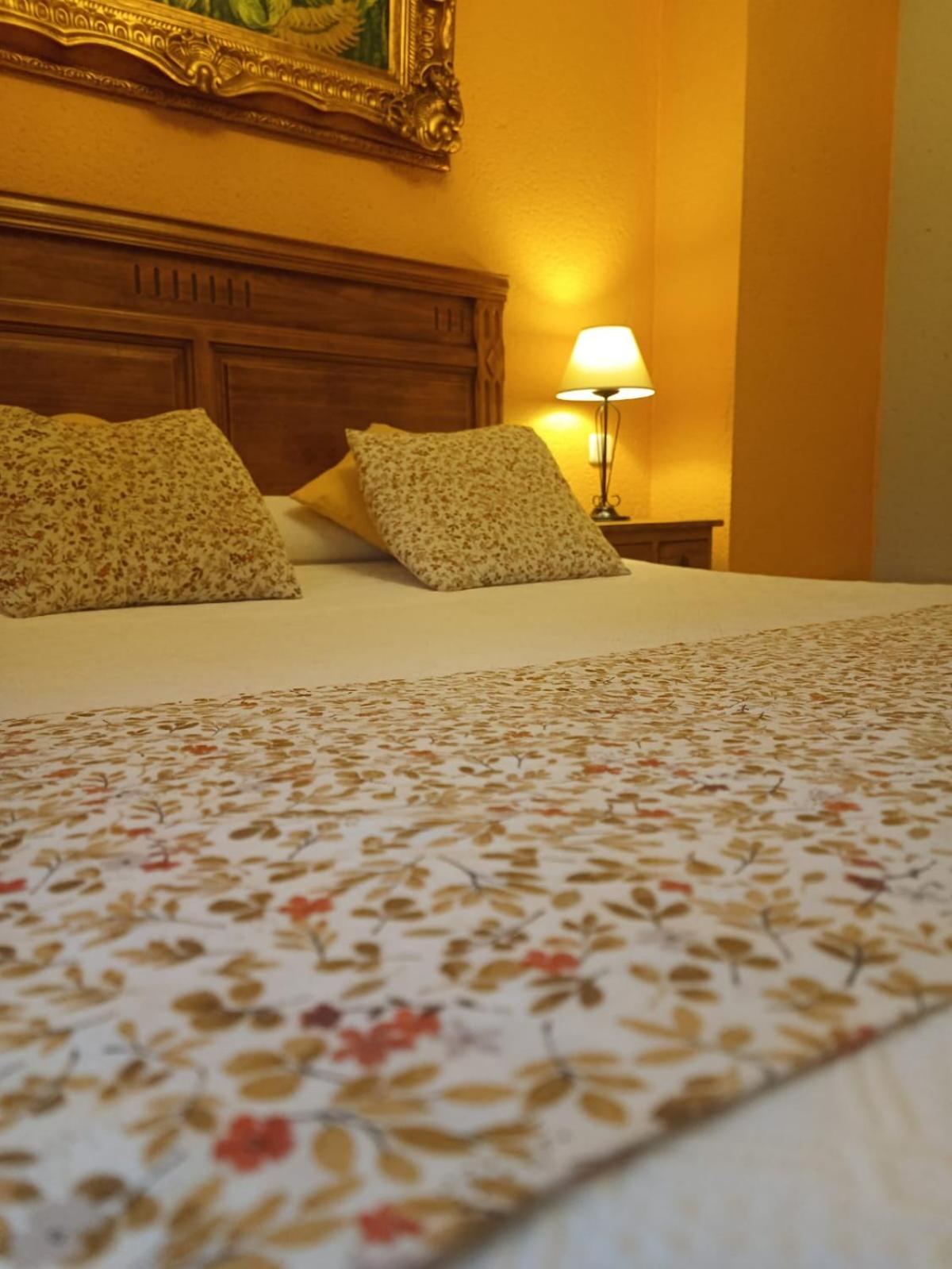 Standard Queen Room - Photo 15