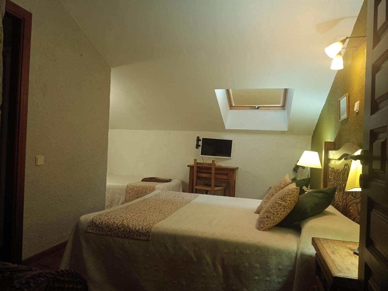 Comfort Triple Room - Photo 5