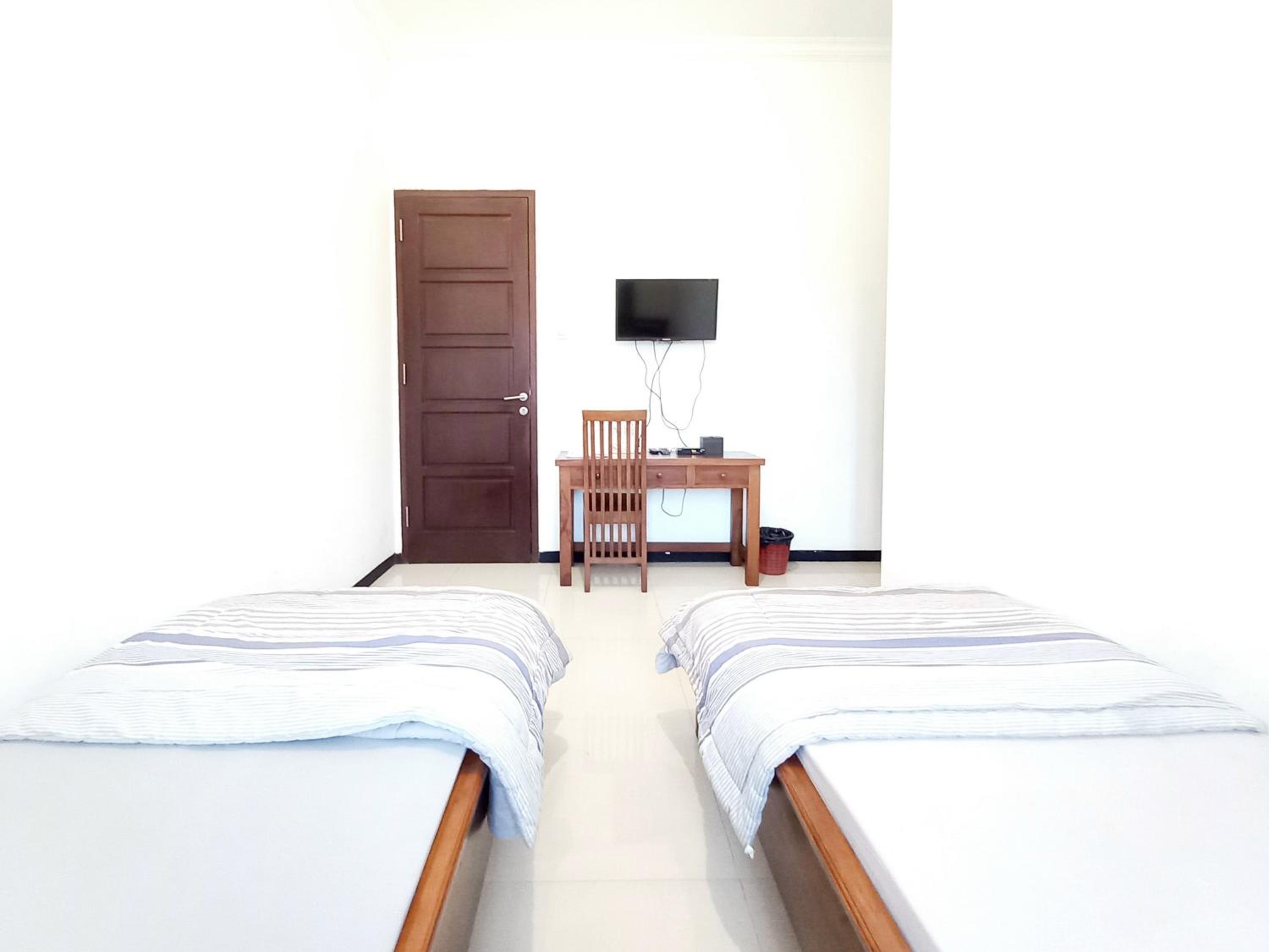 Twin Room - Photo 6