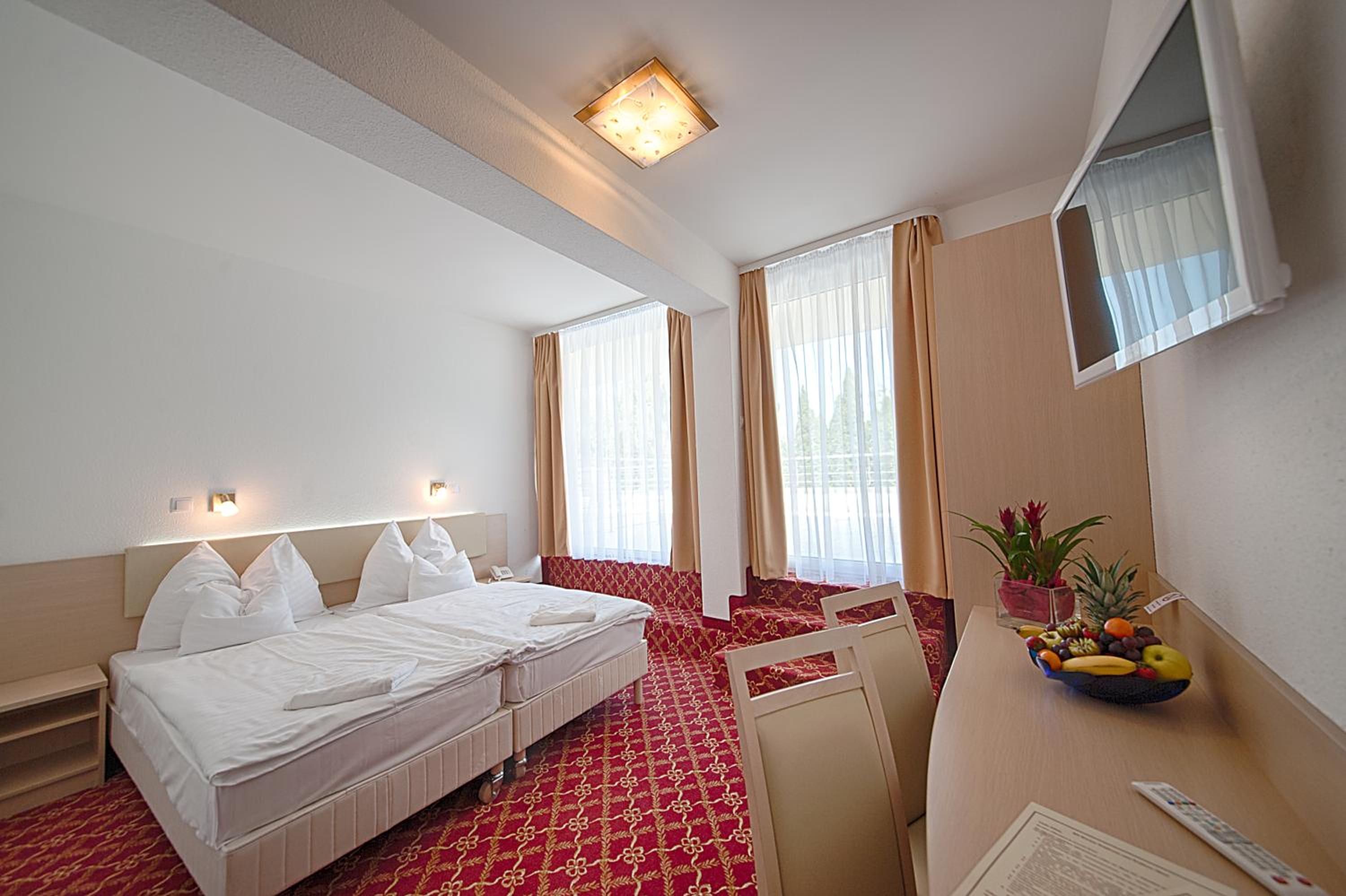 Superior Double Room with Balcony - Photo 5