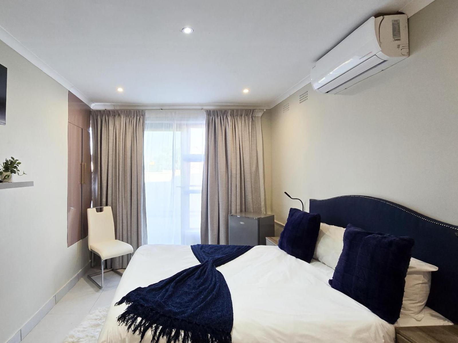 Double Room with Private Bathroom photo 1