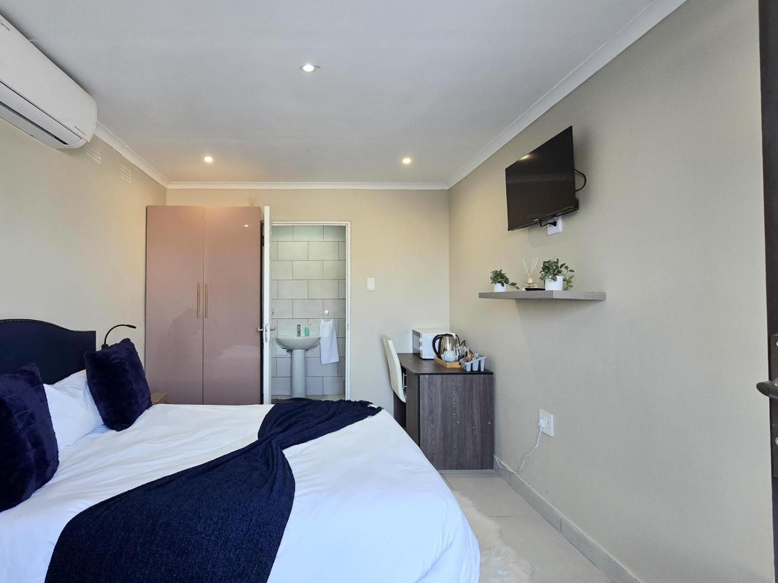 Double Room with Private Bathroom photo 2