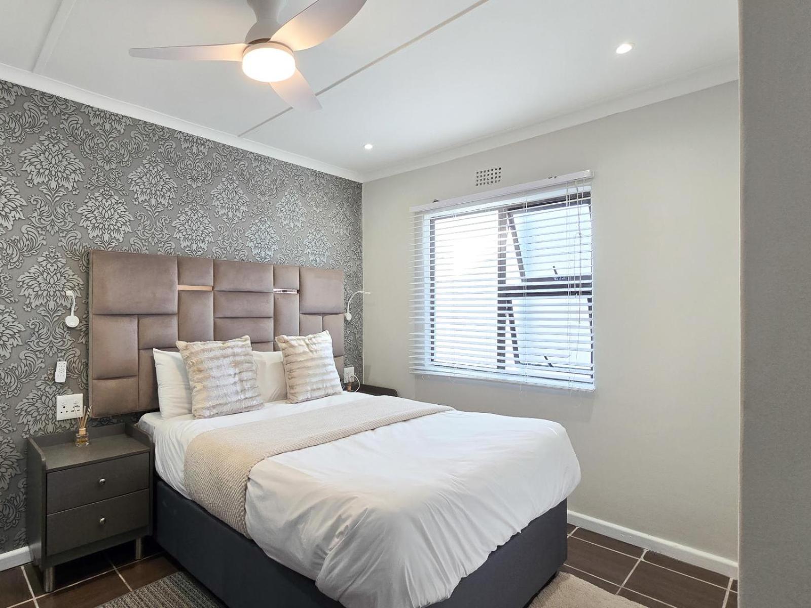 Deluxe One-Bedroom Apartment photo 2