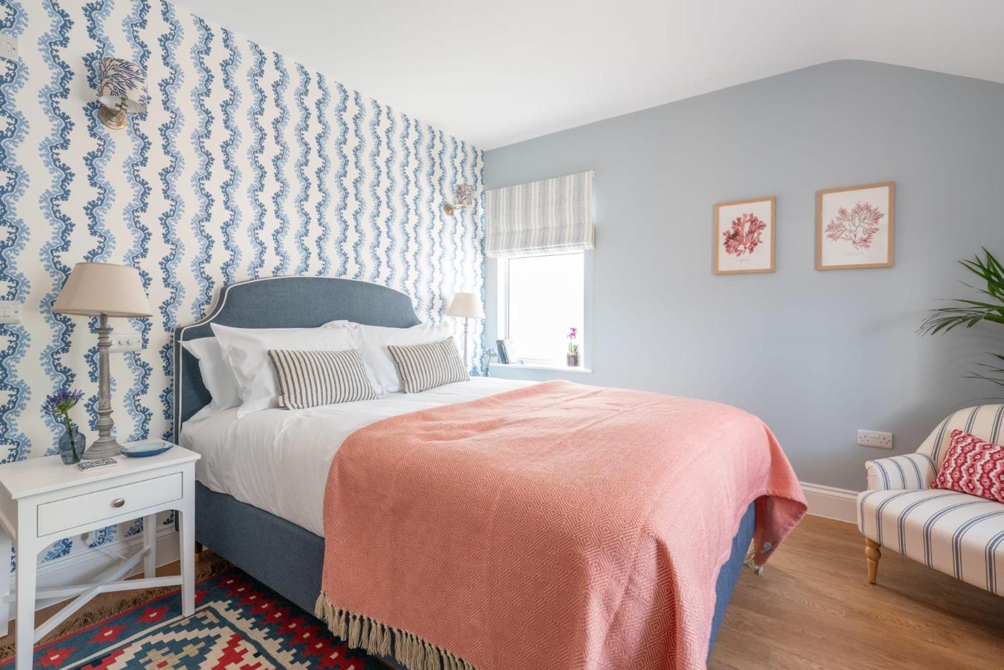 Standard Triple Room with Side Sea View photo 2