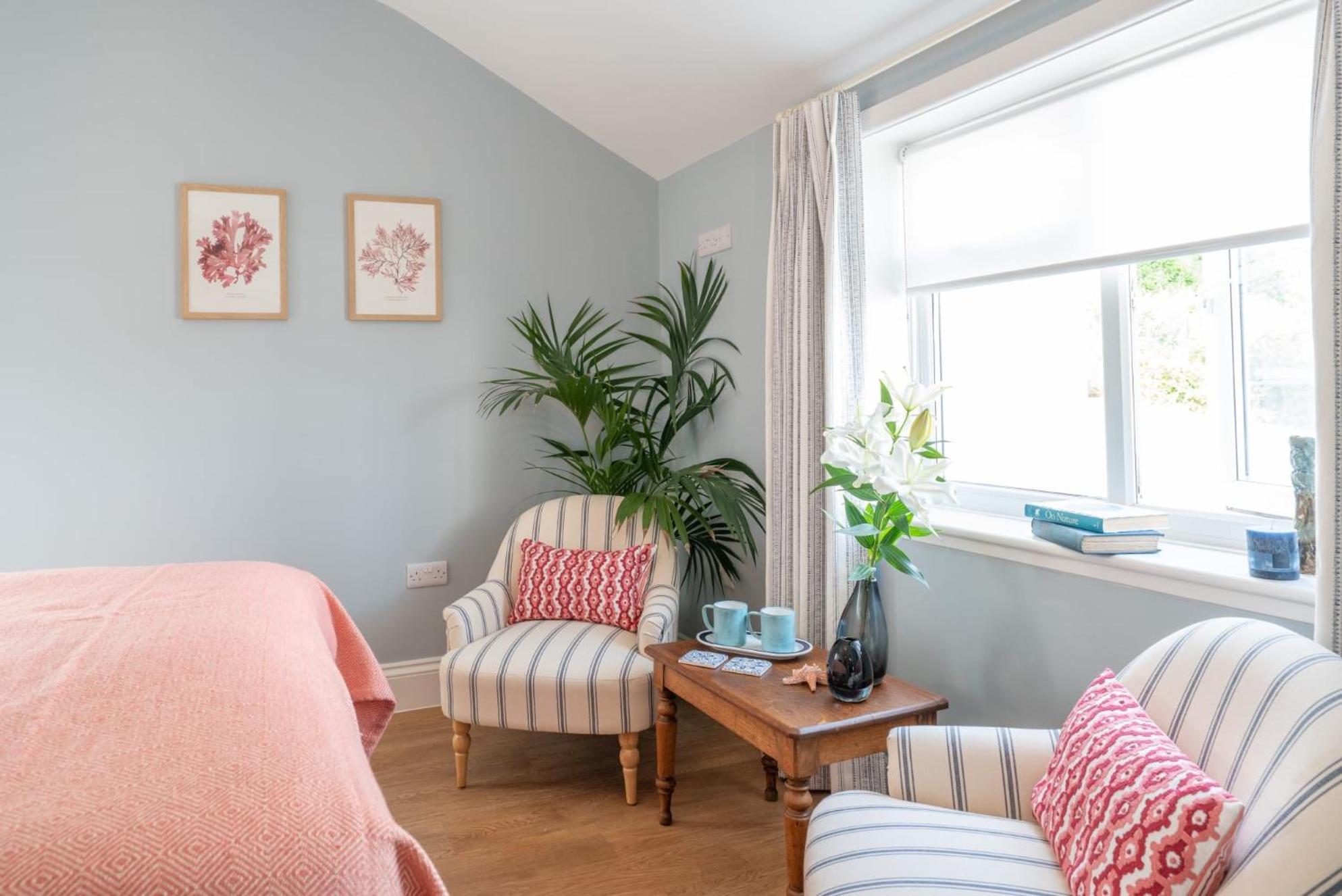 Standard Triple Room with Side Sea View photo 3