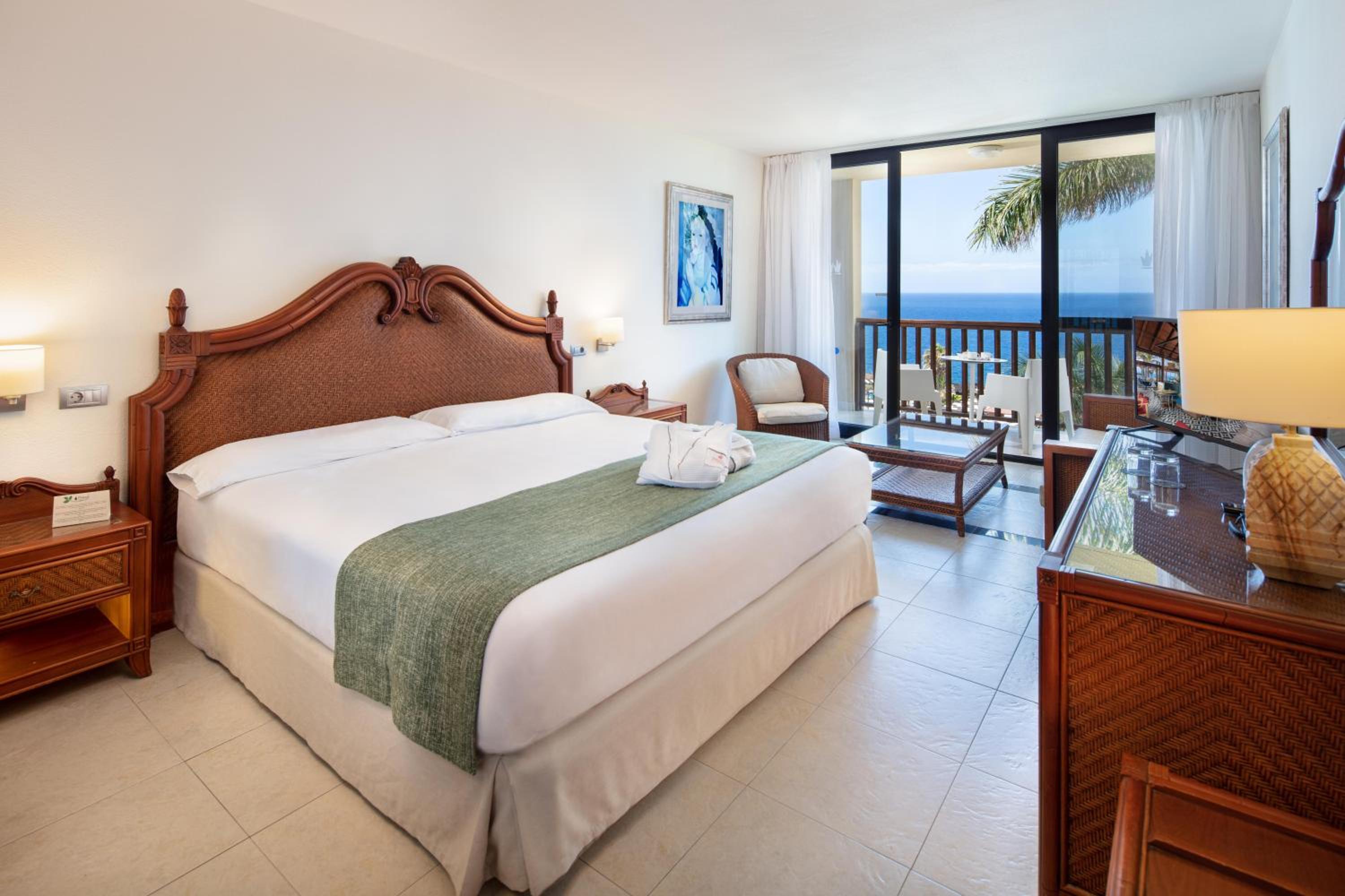 Suite con vista al mar (2 adultos + 1 niño)