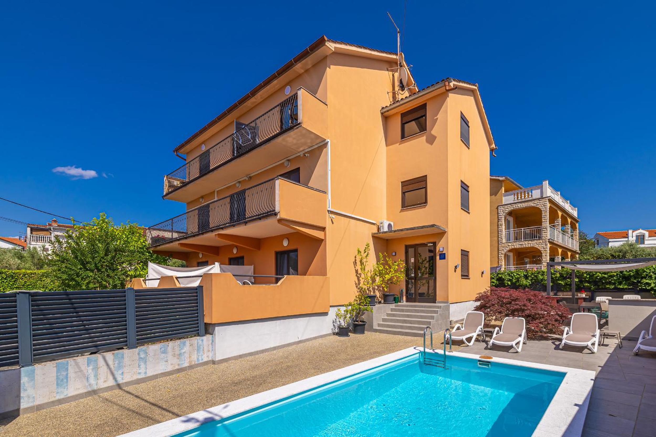 One-Bedroom Apartment with Pool View