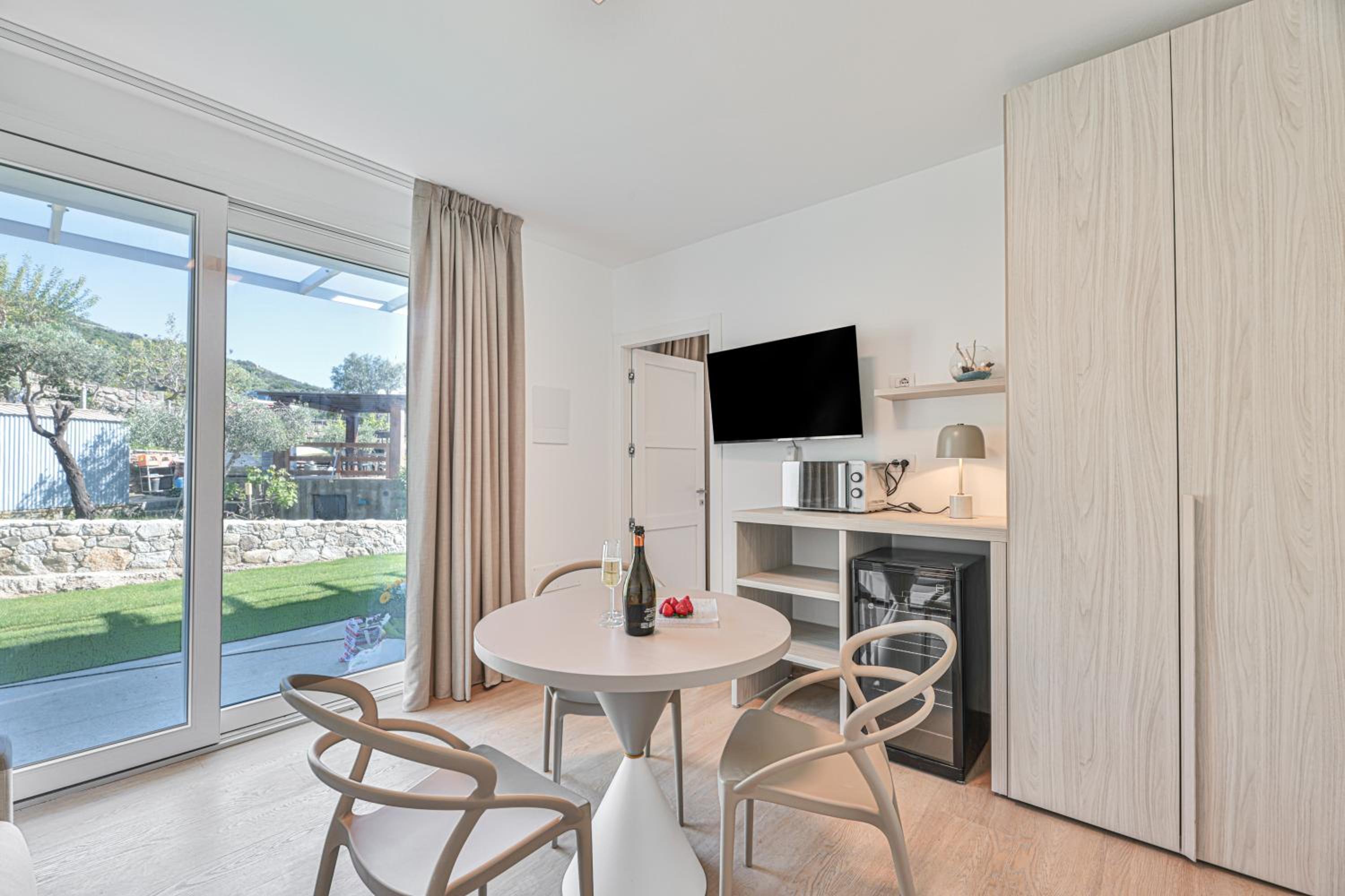 Suite with Garden View