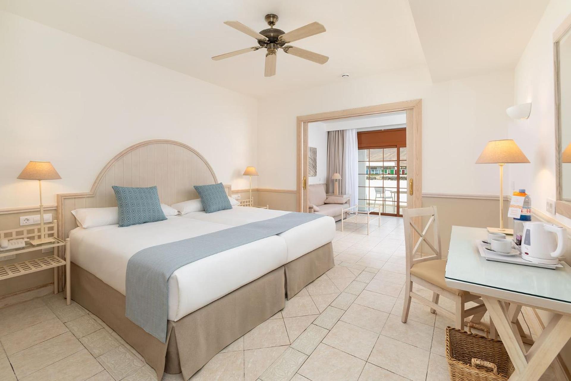 Gold Level Senior Two-Bedroom Suite (4 Adultos + 1 Child) Gold Level Senior Two-Bedroom Suite (4 Adultos + 1 Child)