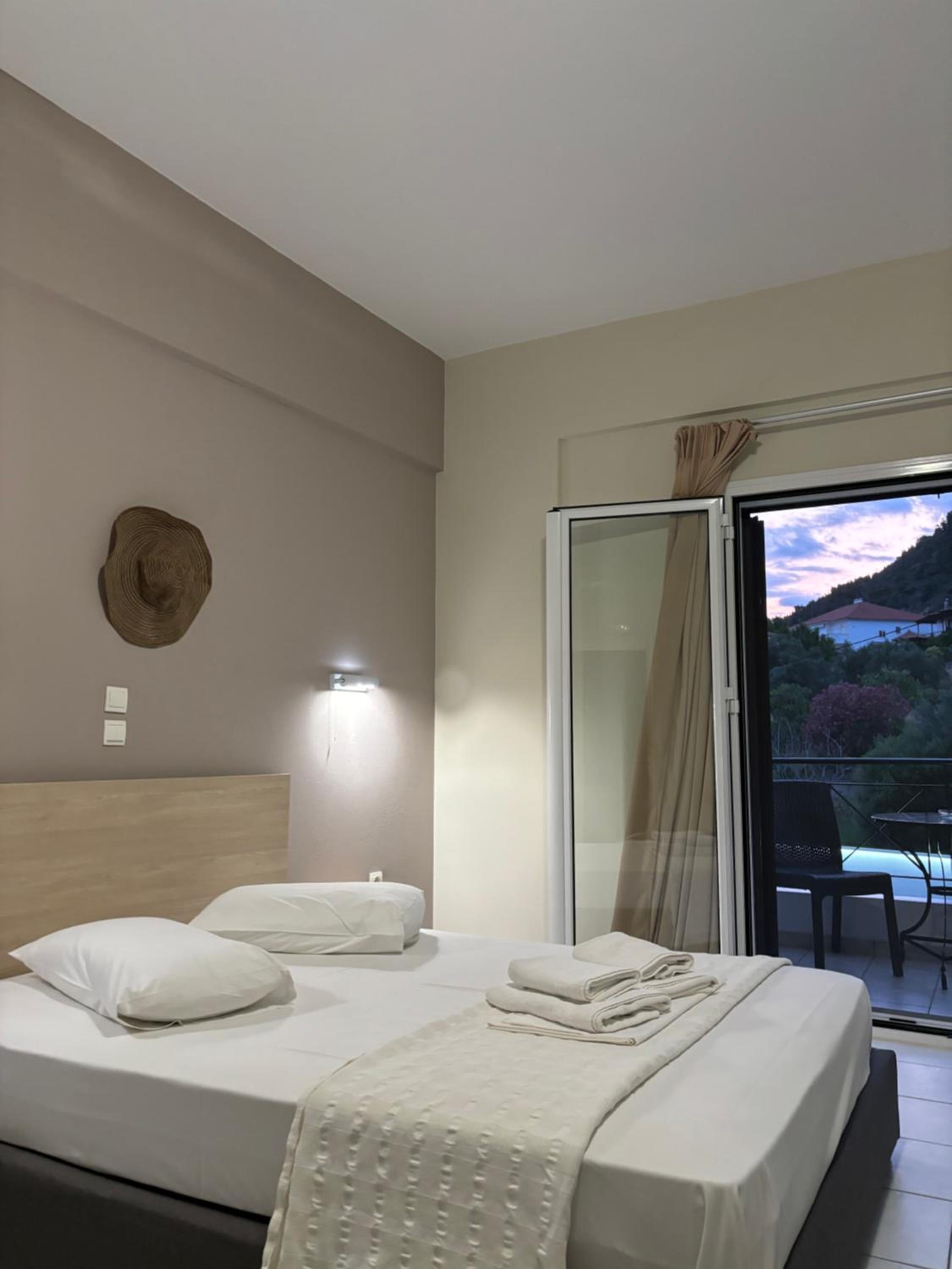 Superior Studio with Pool View