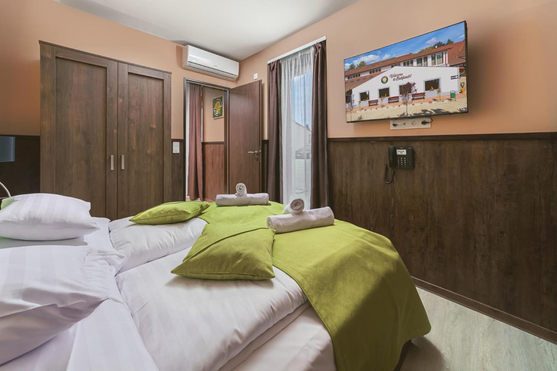 One-Bedroom Suite photo 2