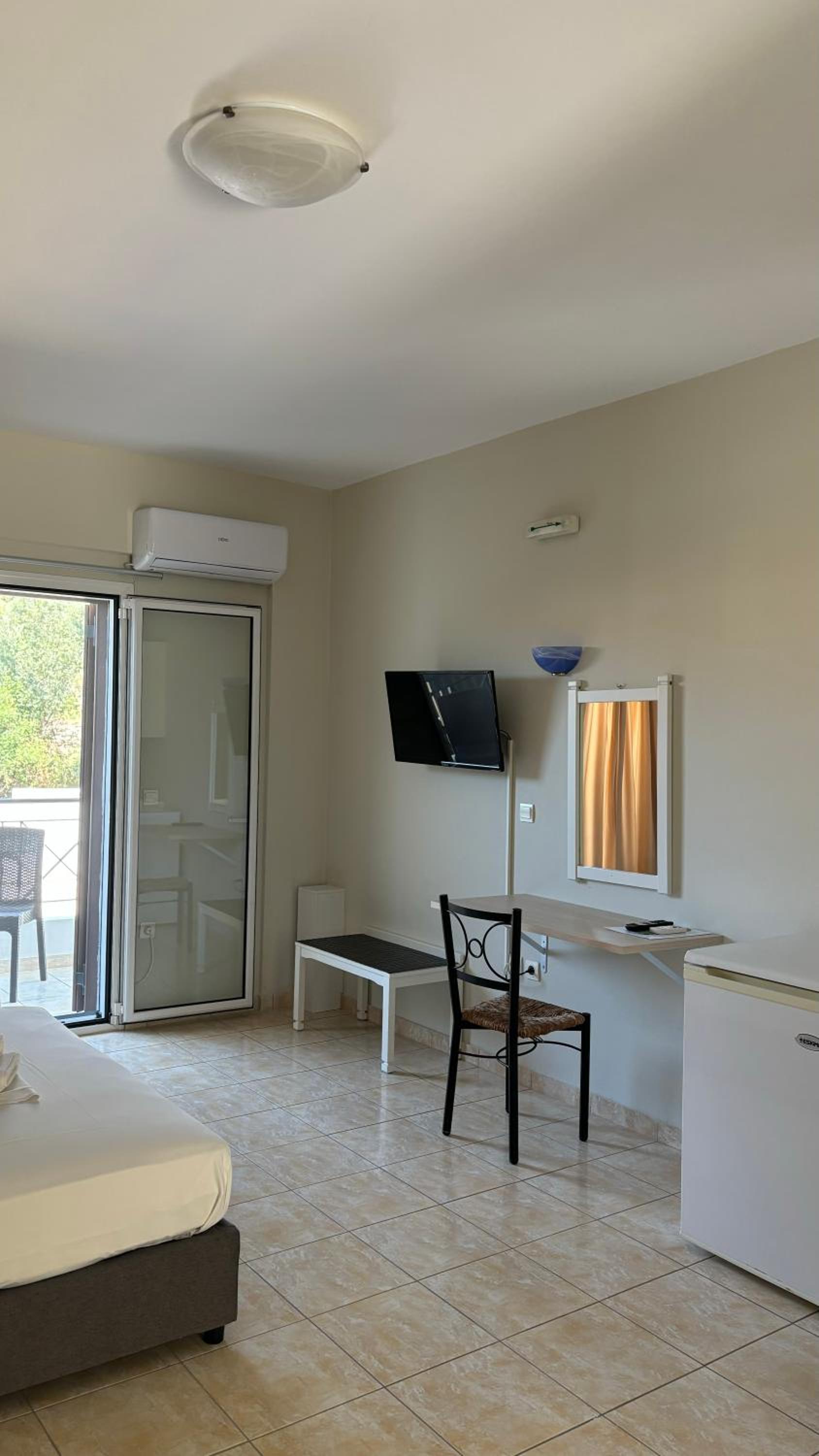 Classic Studio with Pool View photo 1