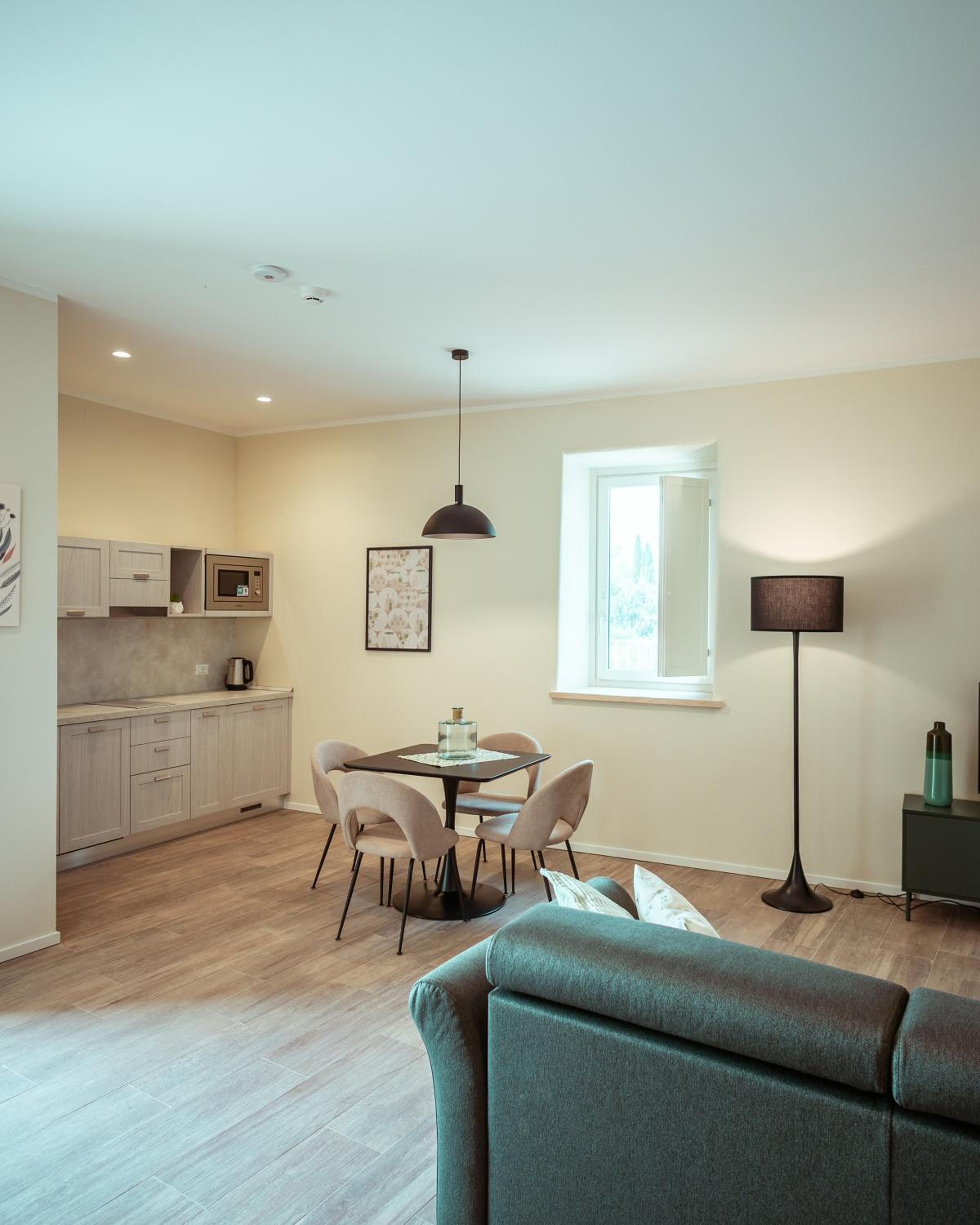 One-Bedroom Apartment with Terrace photo 1