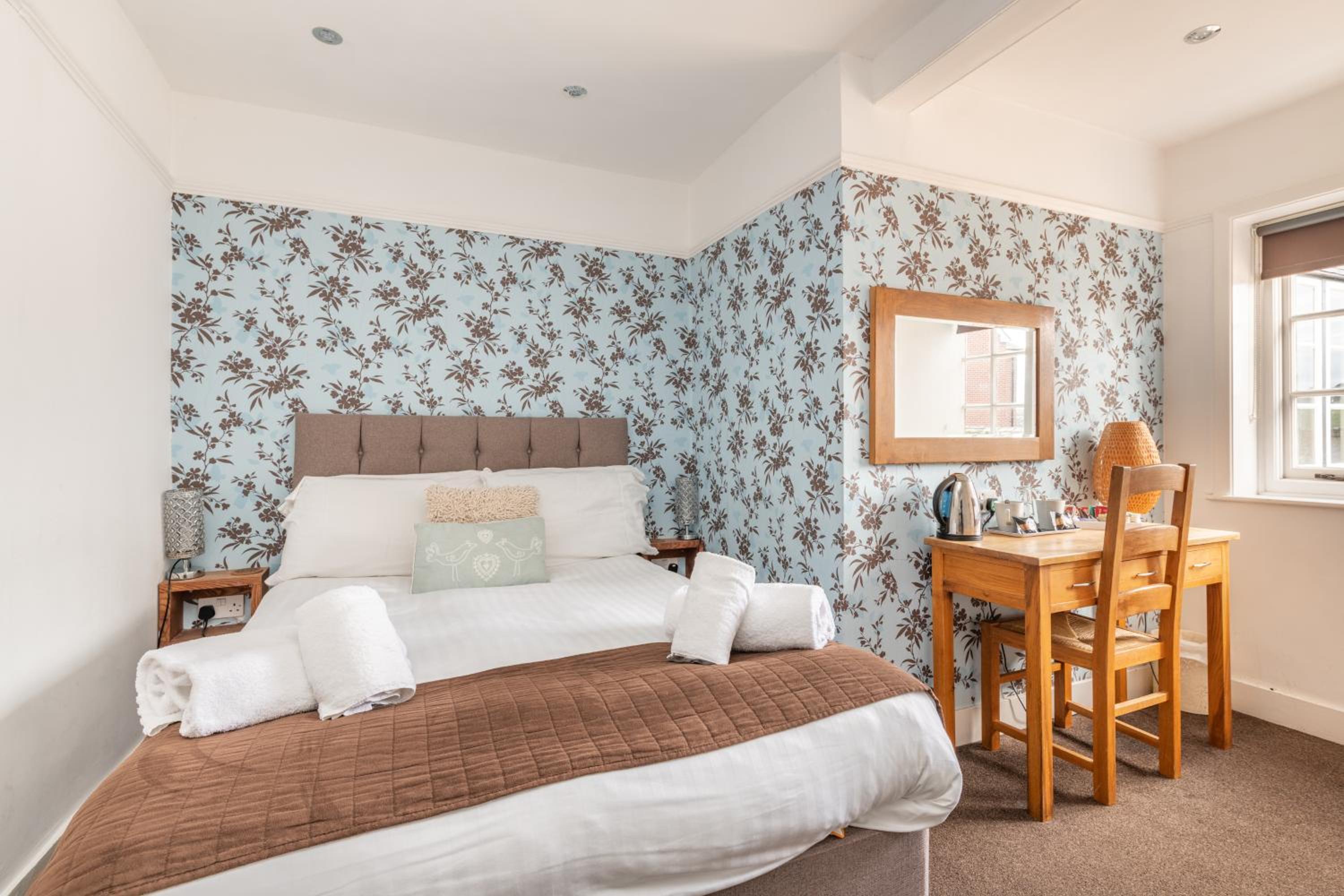 Small Double Room - Photo 1