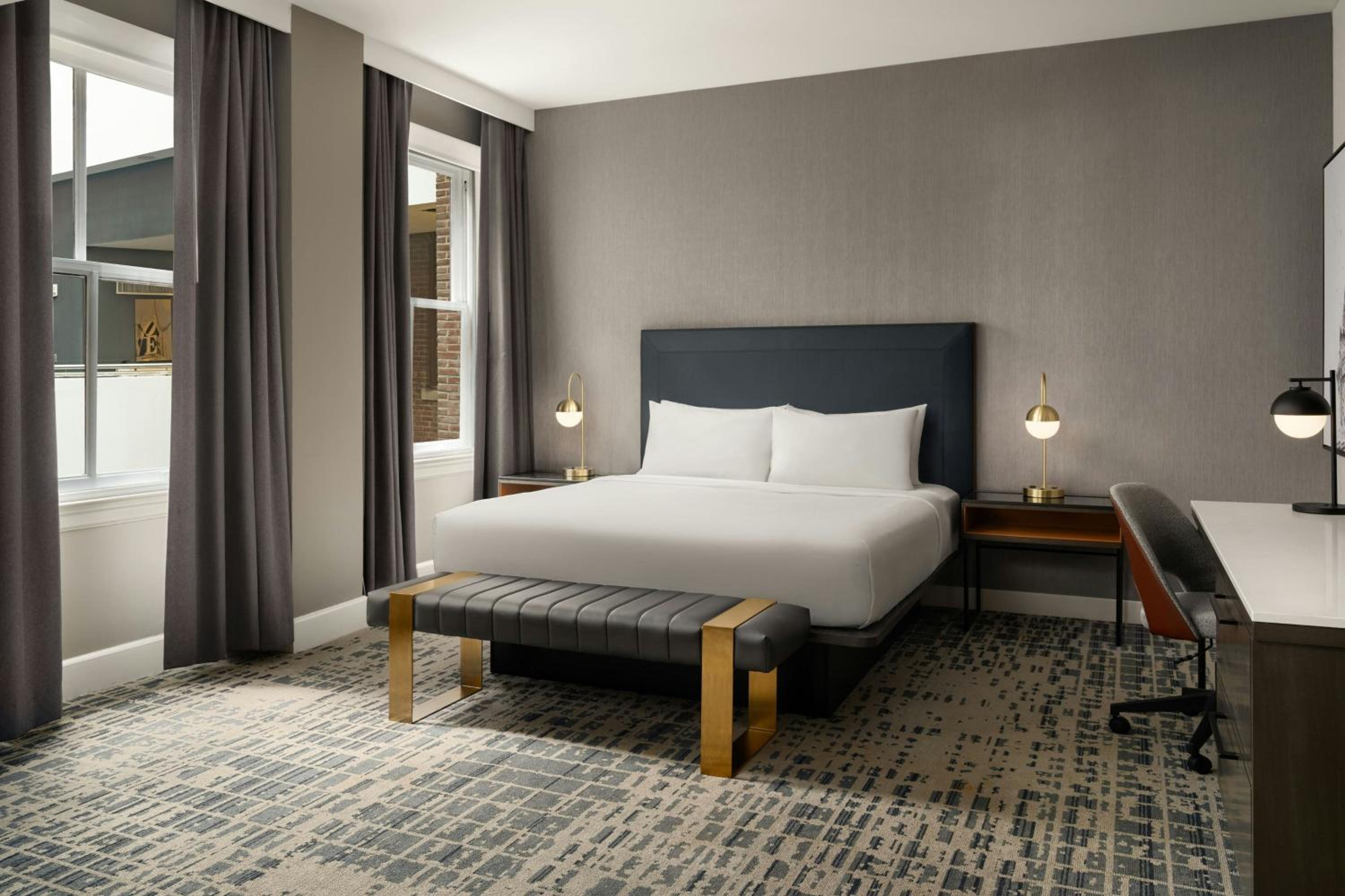 King Room with Atrium View - Photo 3