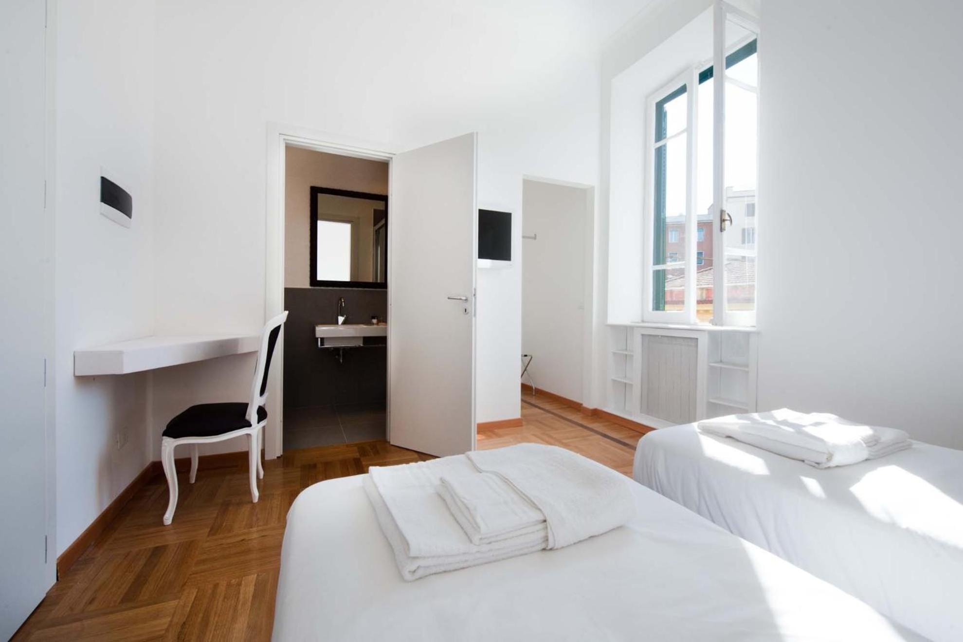 Double or Twin Room photo 3