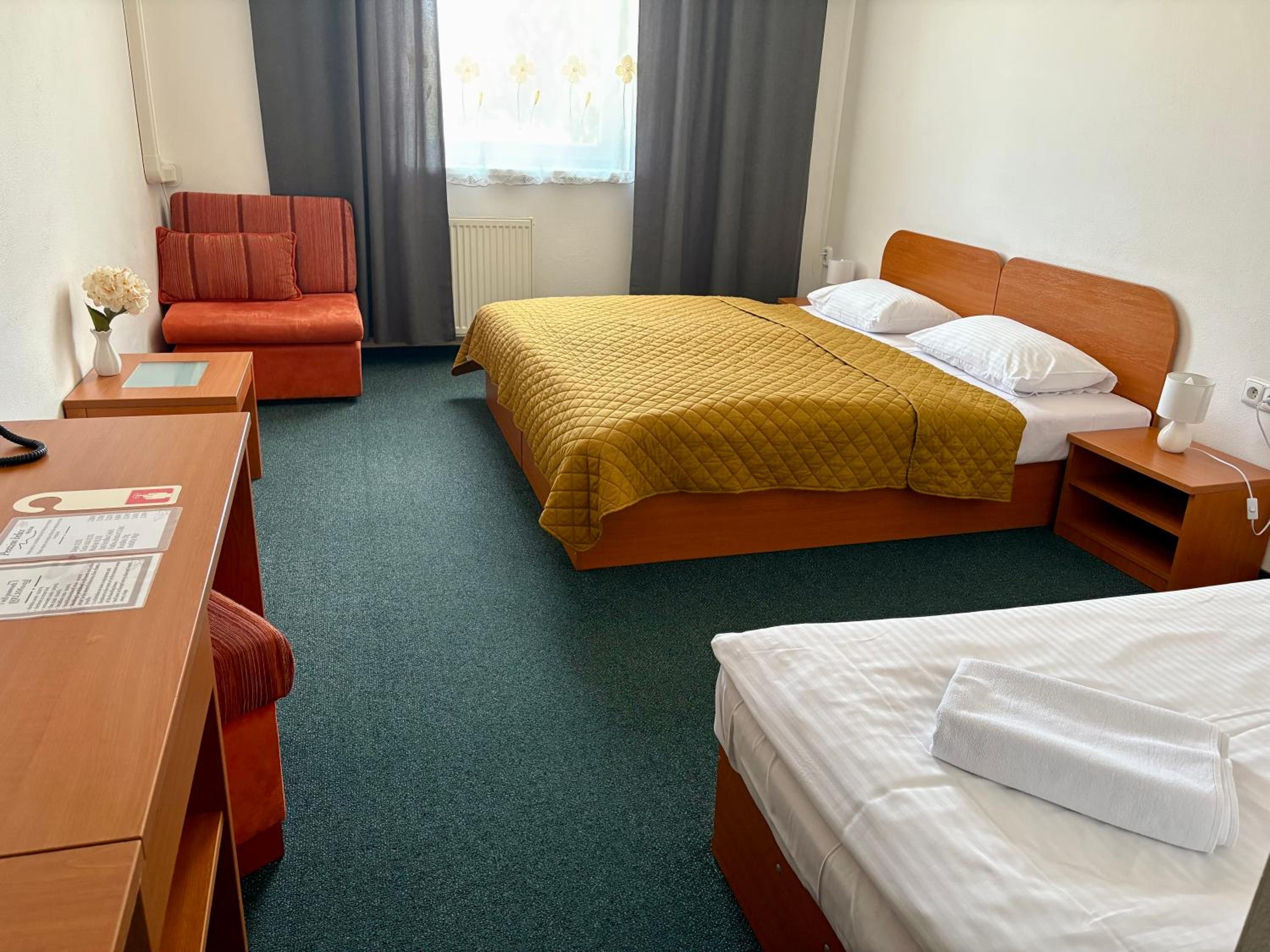 Triple Room - Photo 1