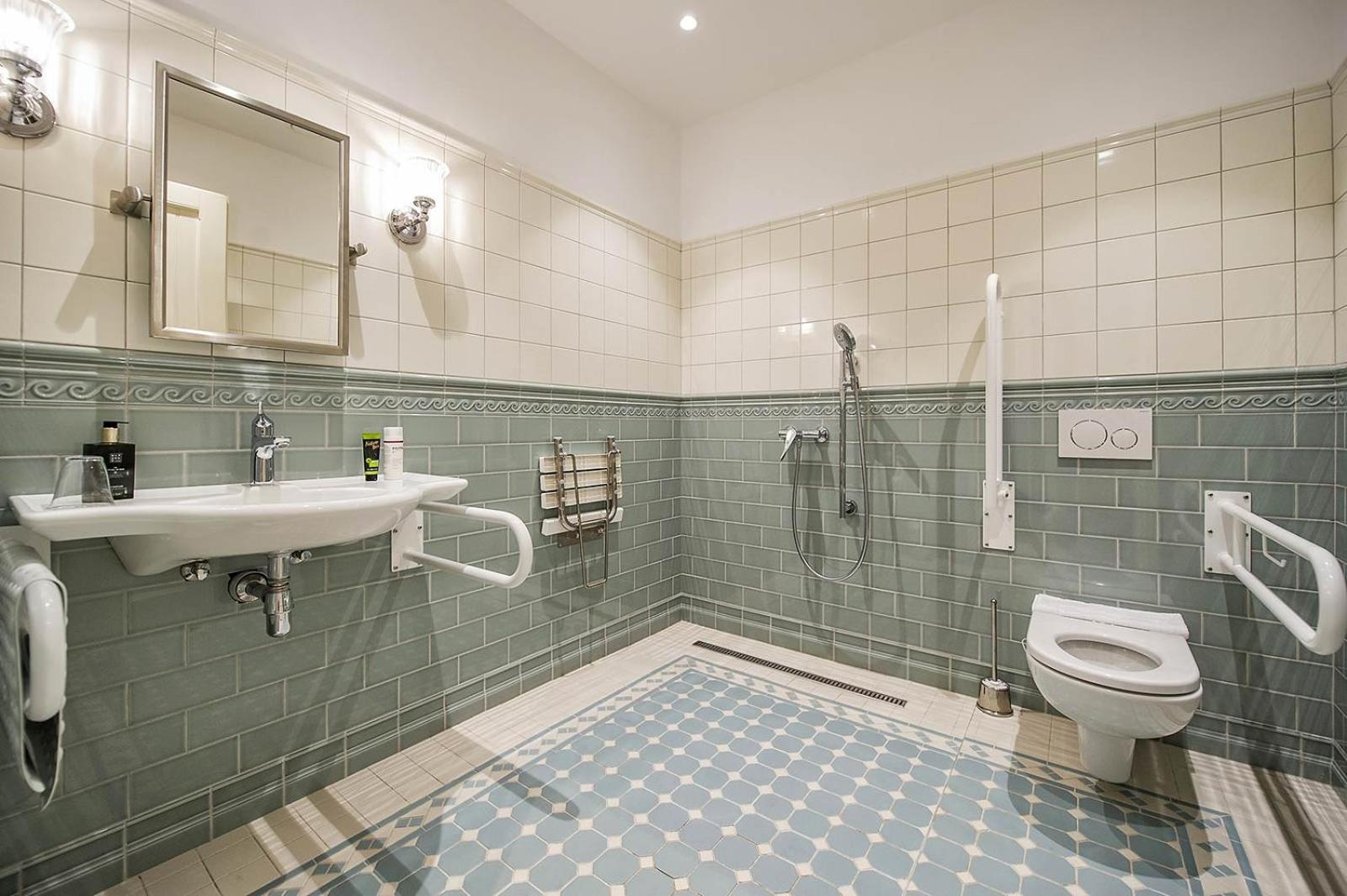 Double Room - Disability Access photo 3