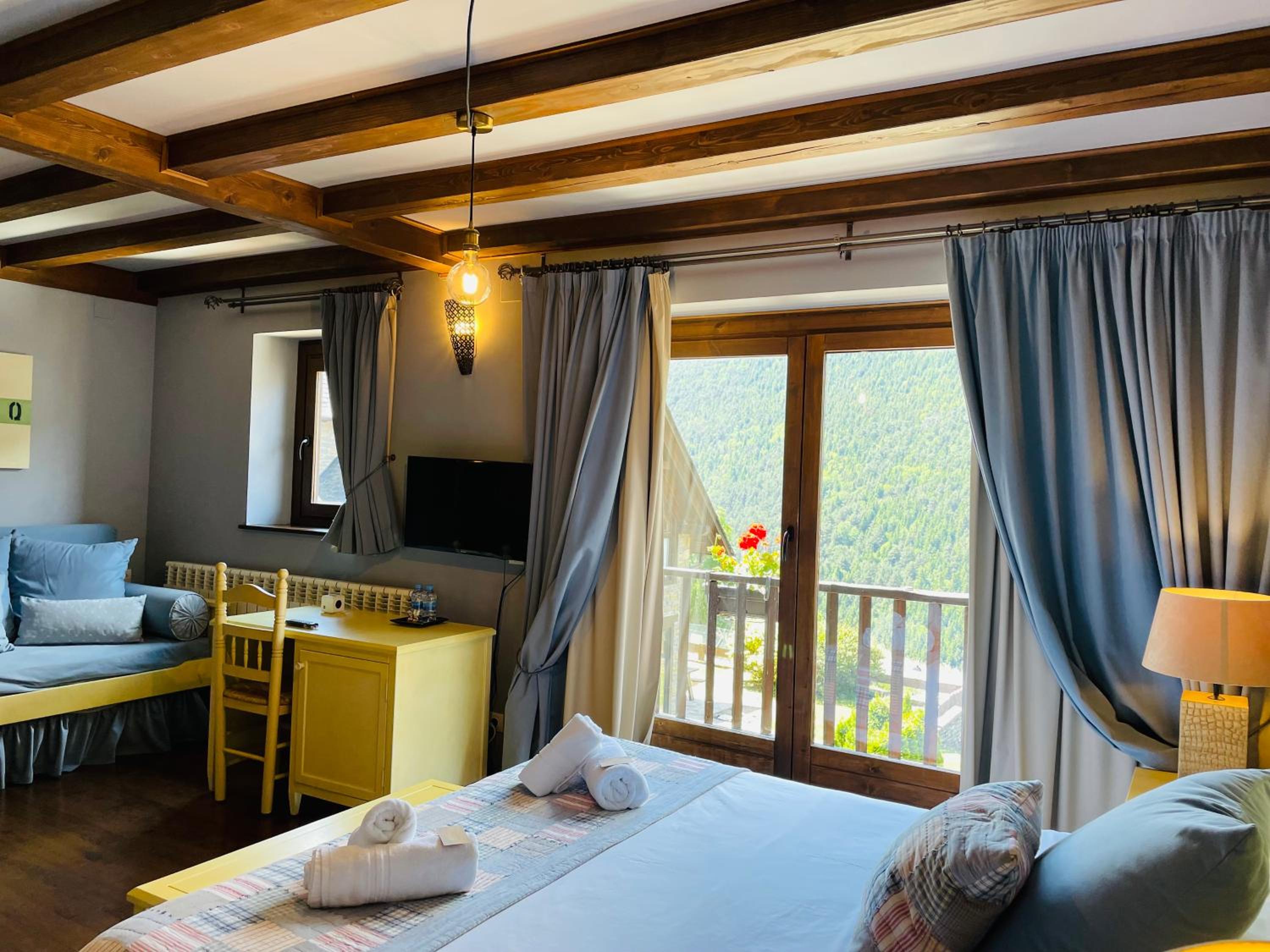 Suite with Balcony photo 2