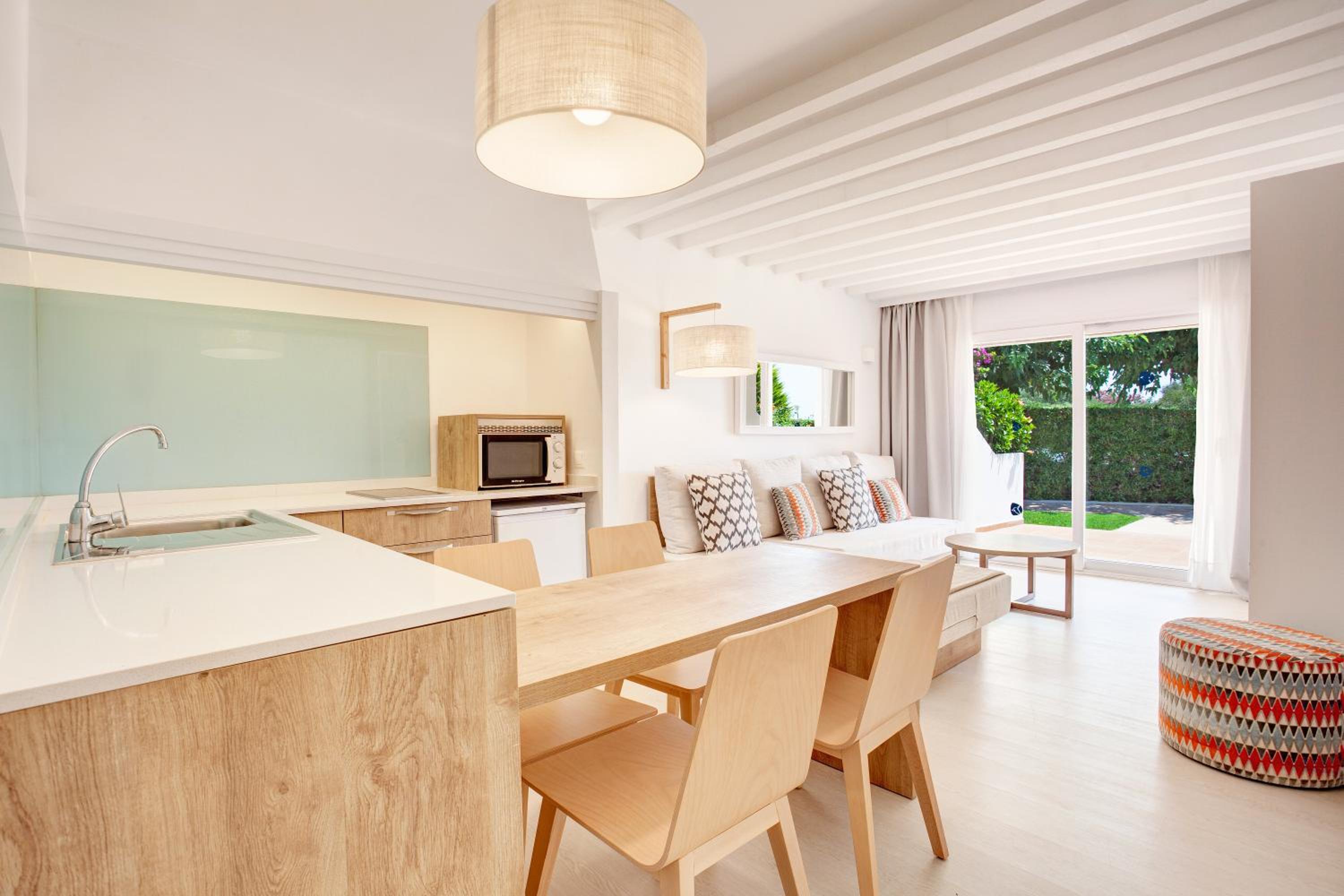 Premium One-Bedroom Apartment (3 Adults)