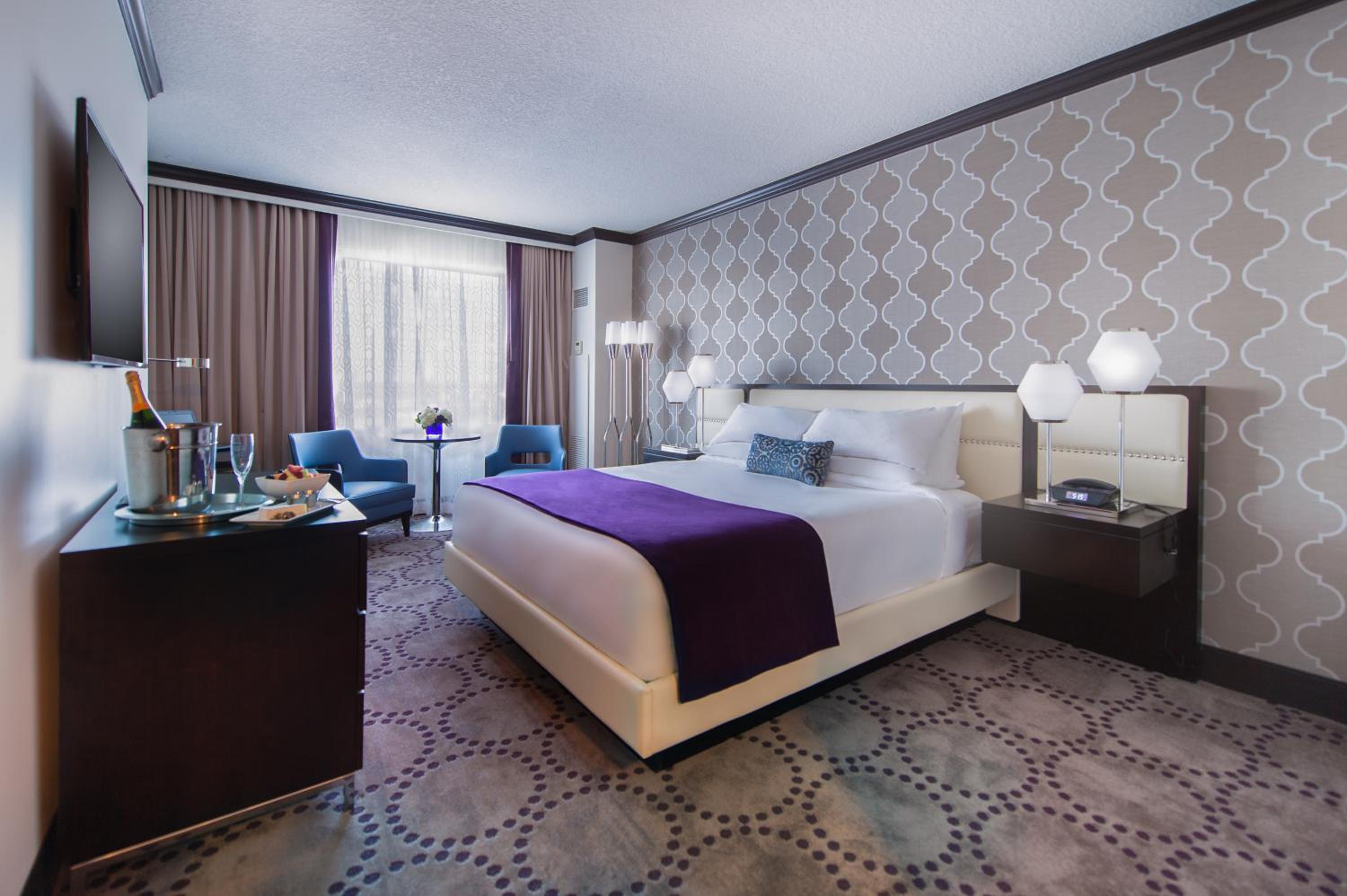 Deluxe King Room - Photo 3
