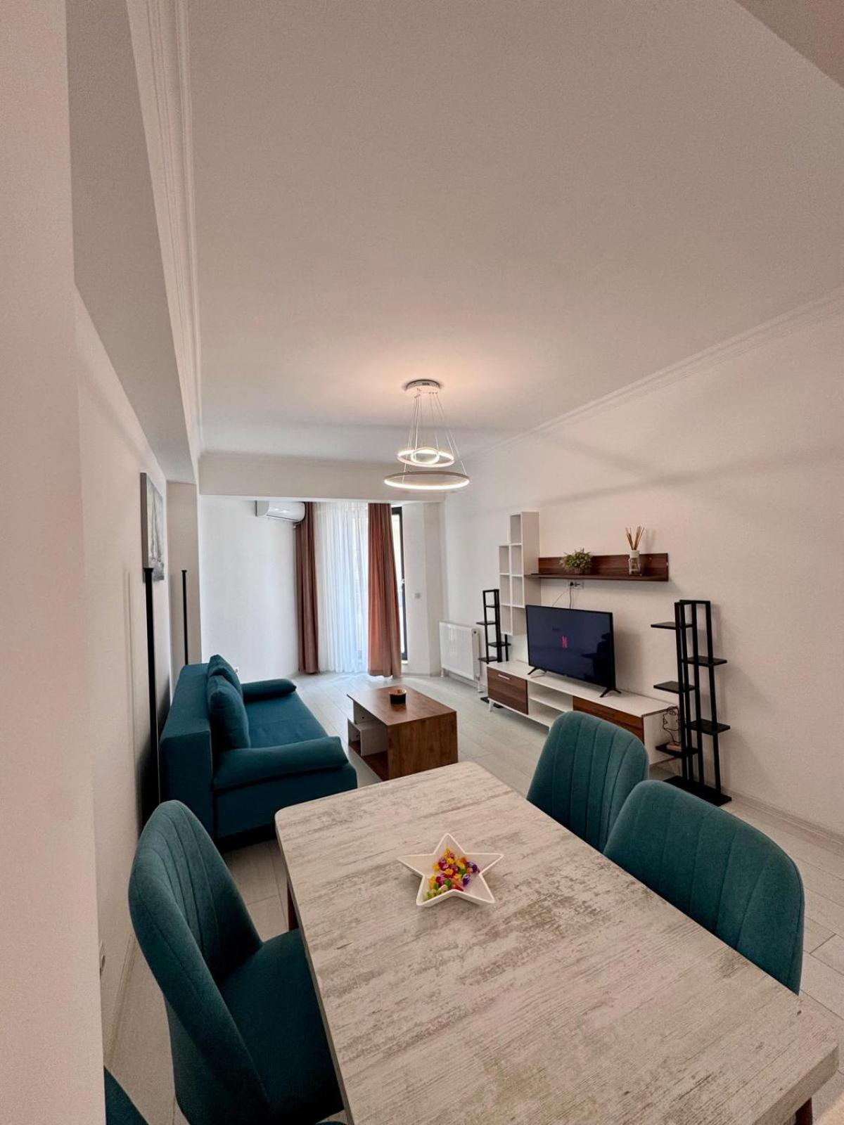 Apartment with Lake View photo 2