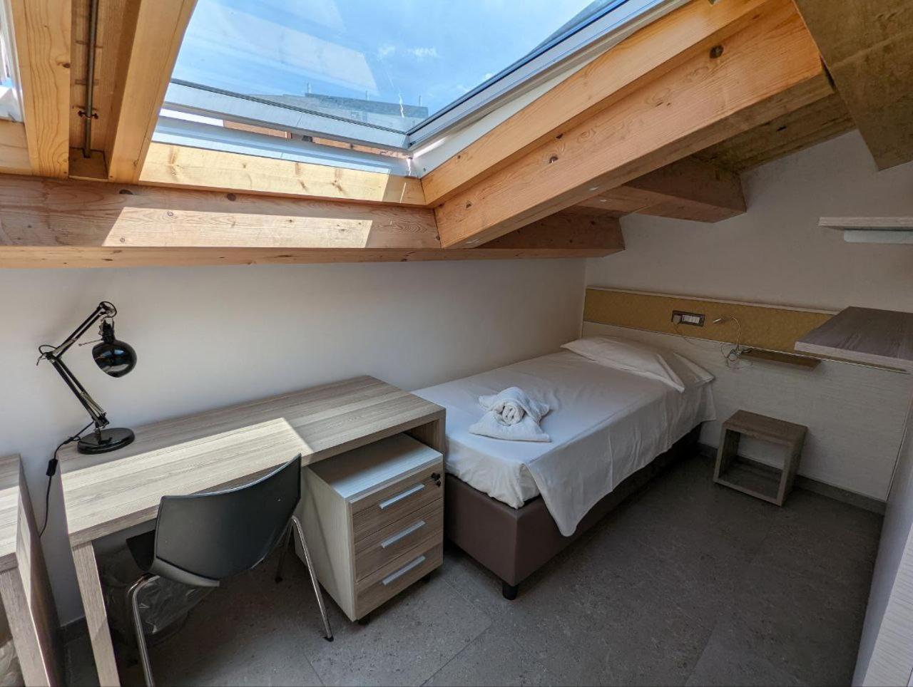 Smart Twin Room photo 1