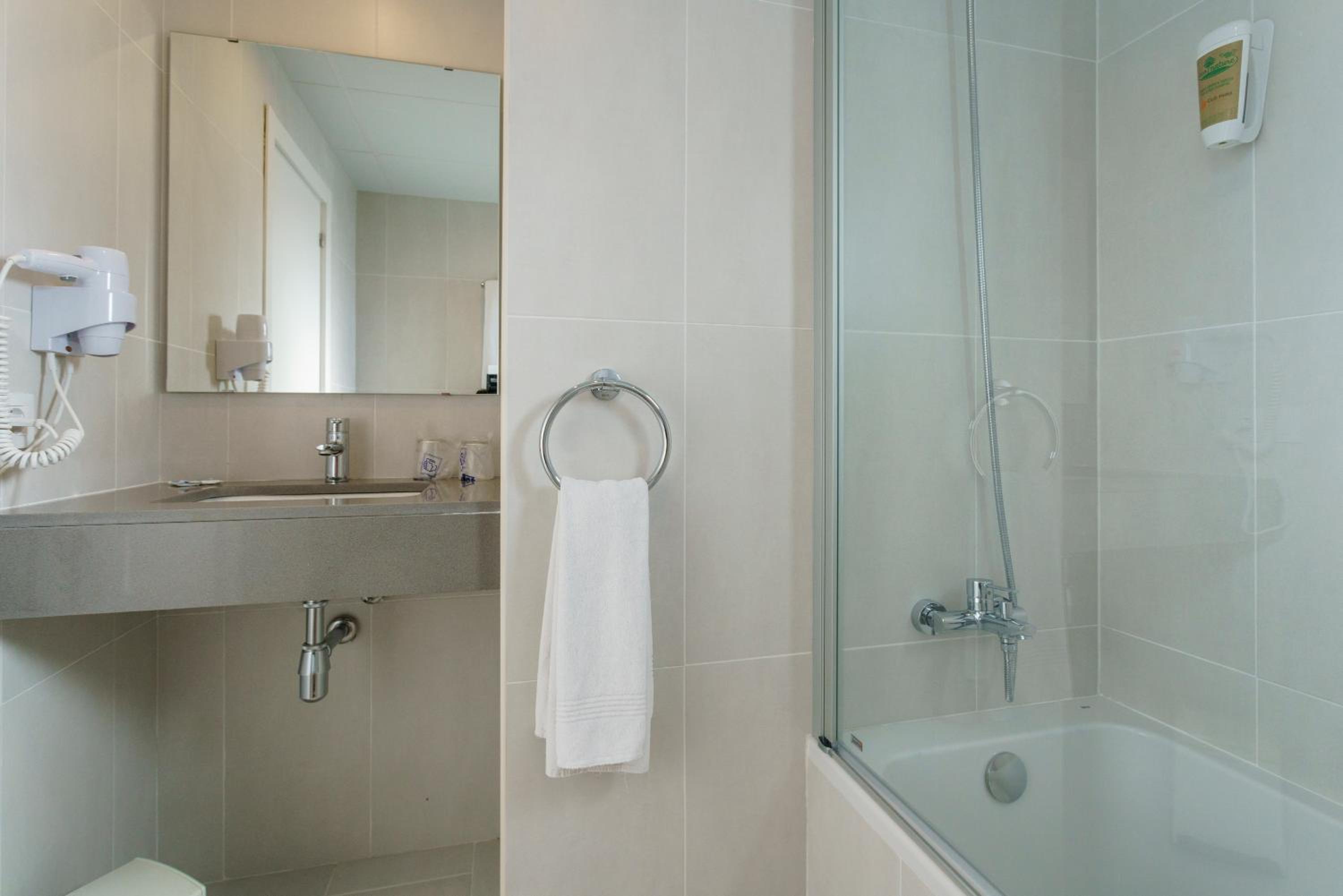Two bedroom Premium Suite (2 adults + 3 children) photo 2