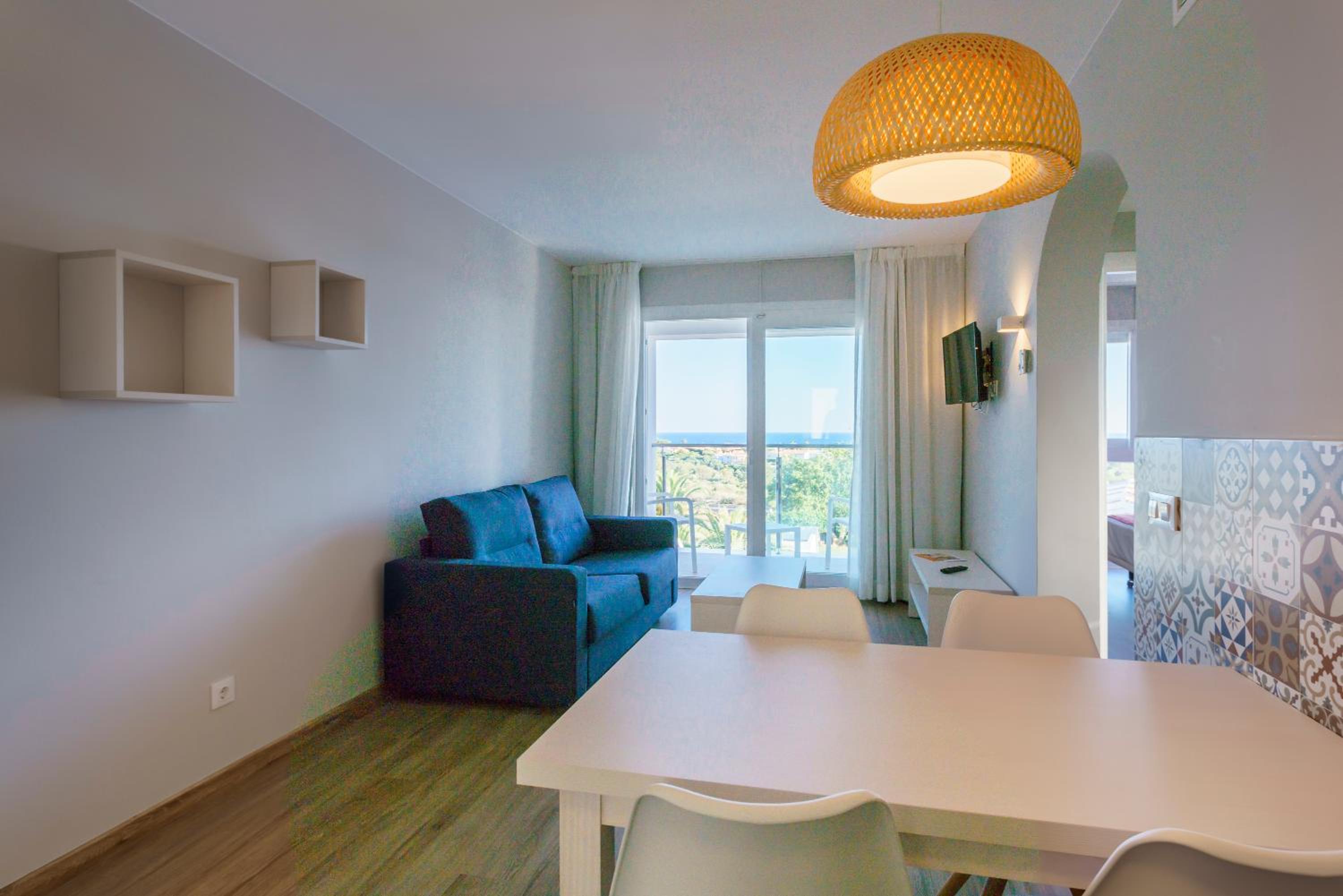Two bedroom Premium Suite (2 adults + 3 children) photo 3