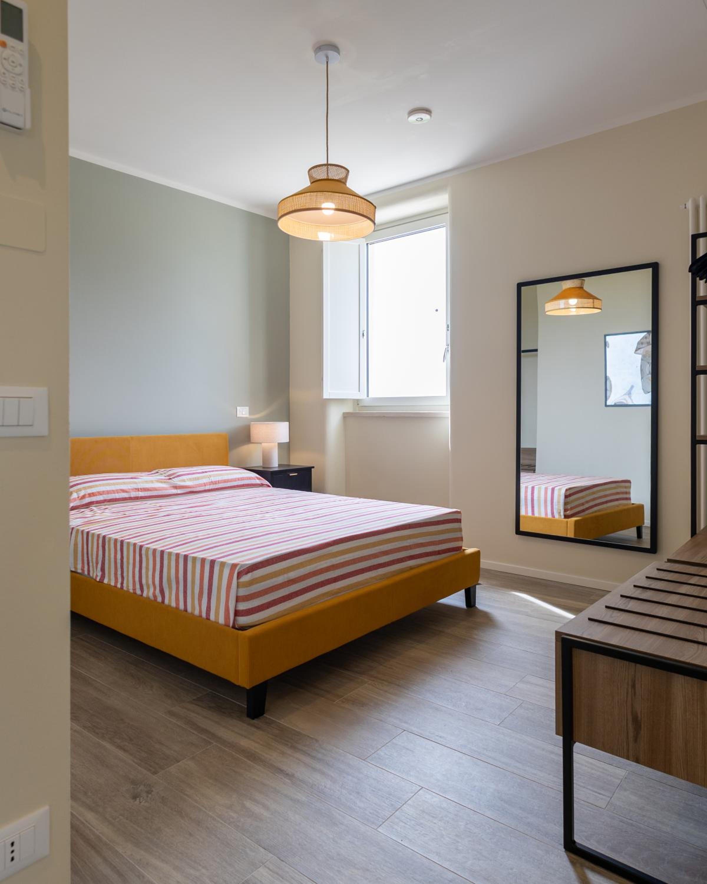 One-Bedroom Apartment with Balcony and City View photo 2