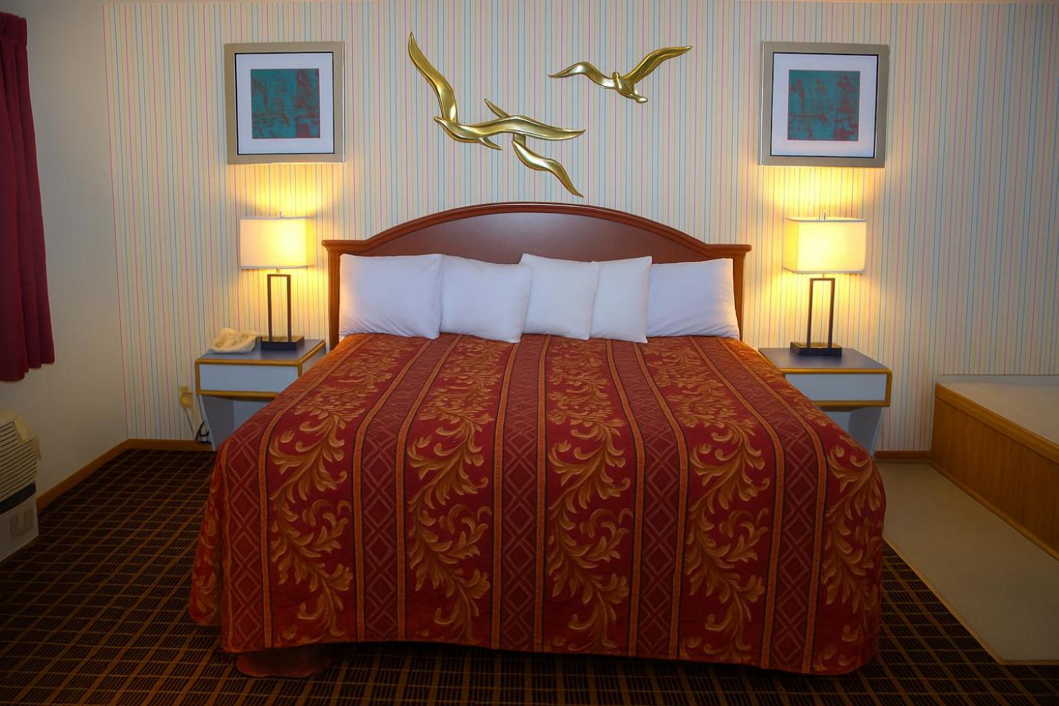 Suite with Hot Tub