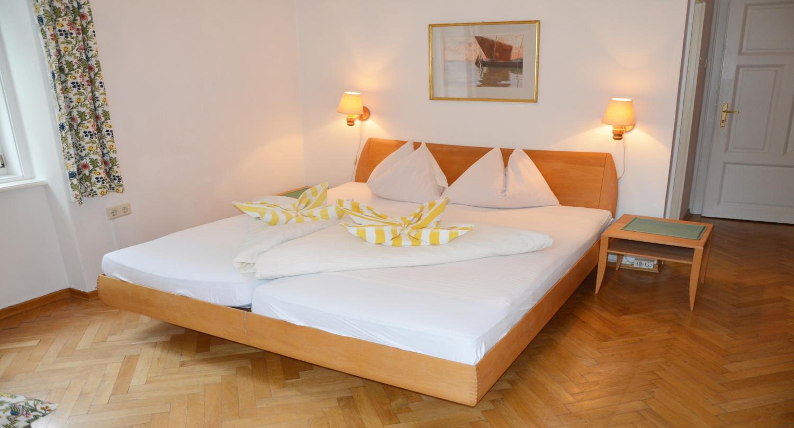 Standard Double Room with Lake View photo 3