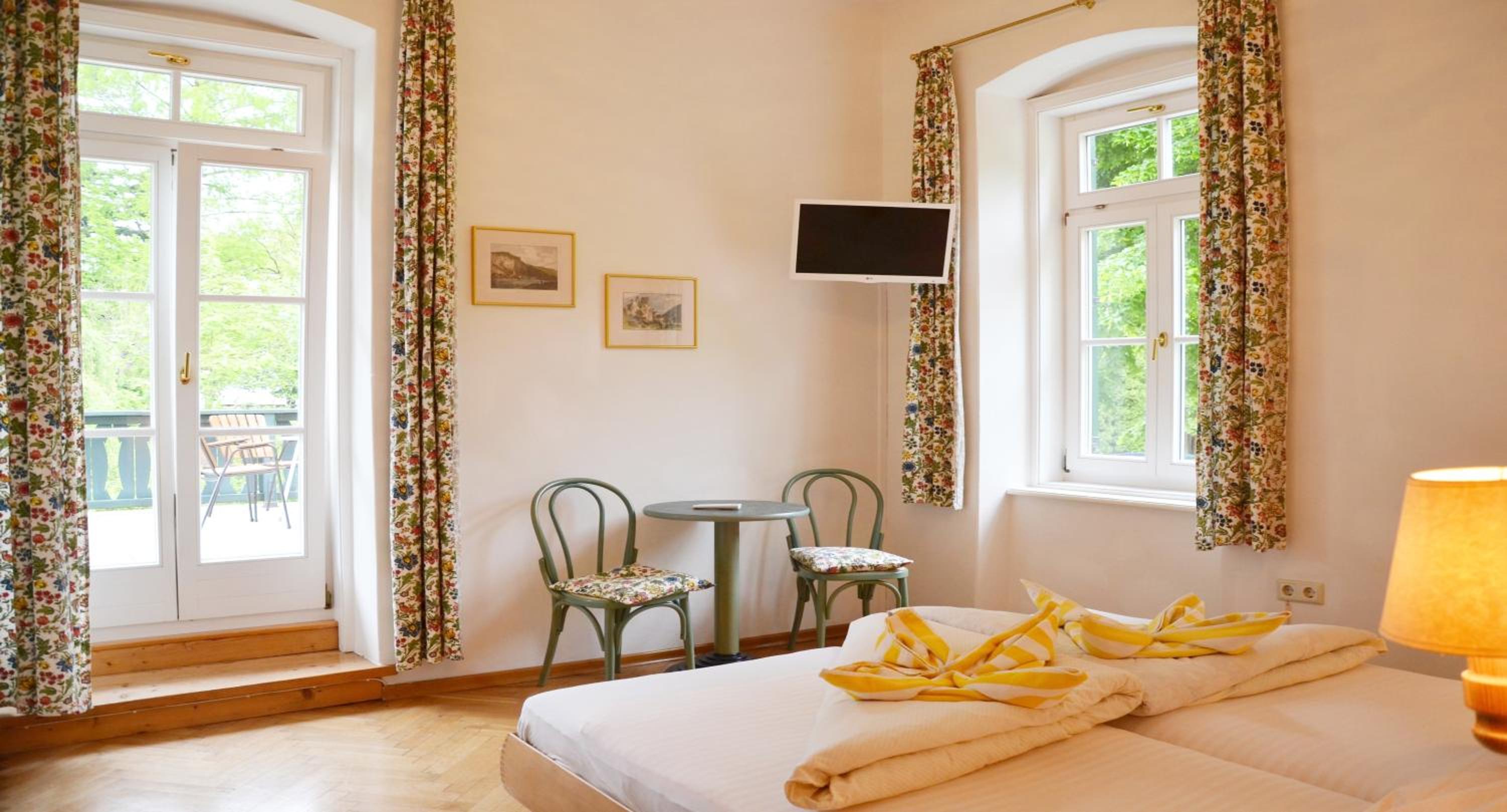 Standard Double Room with Lake View photo 1
