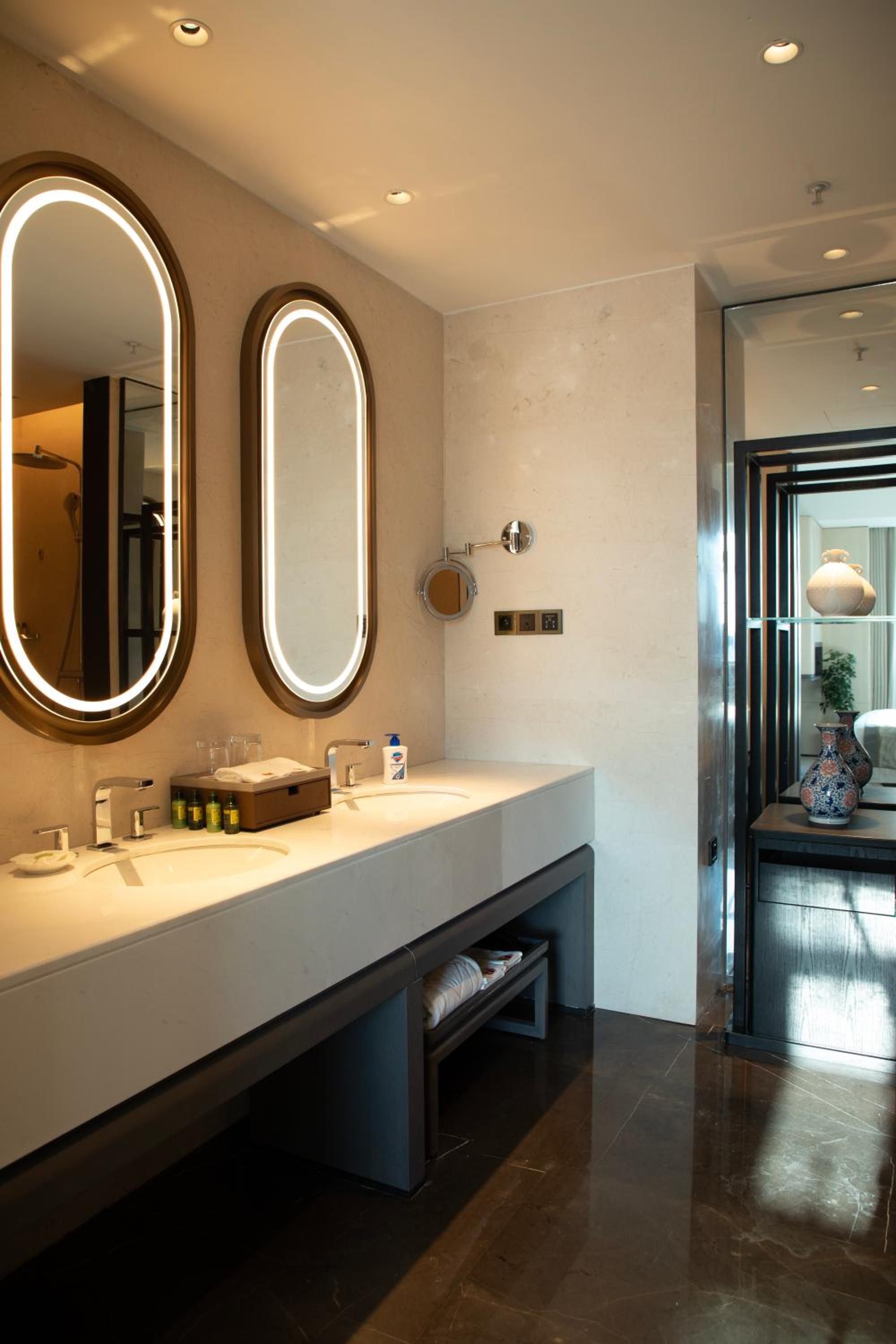 Business Suite