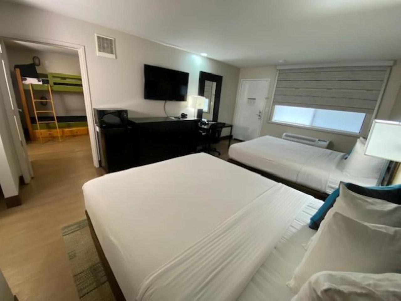 Family Suite with Two Baths-ADA Accessible photo 2