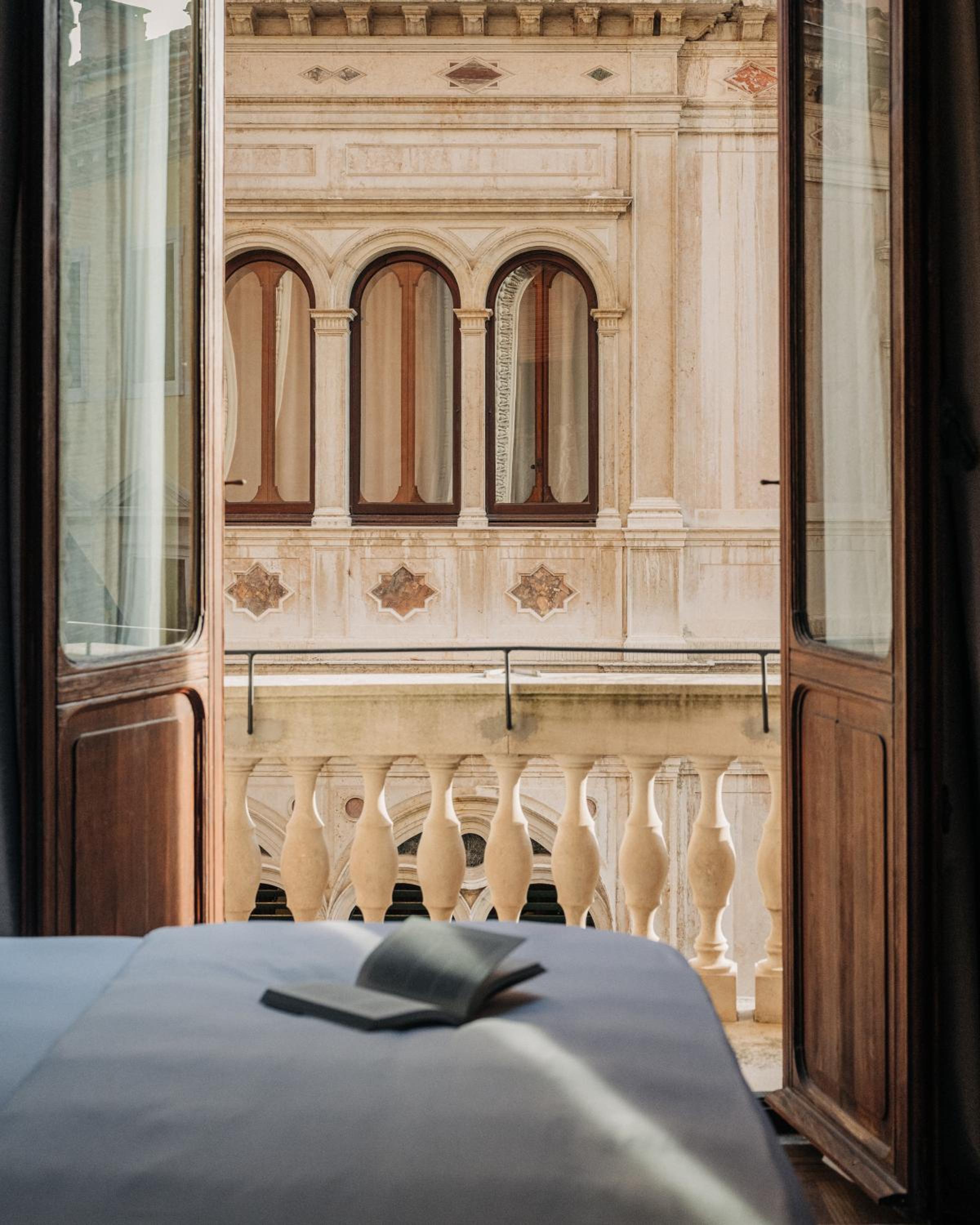 Master Grand Suite (Non Smoking)