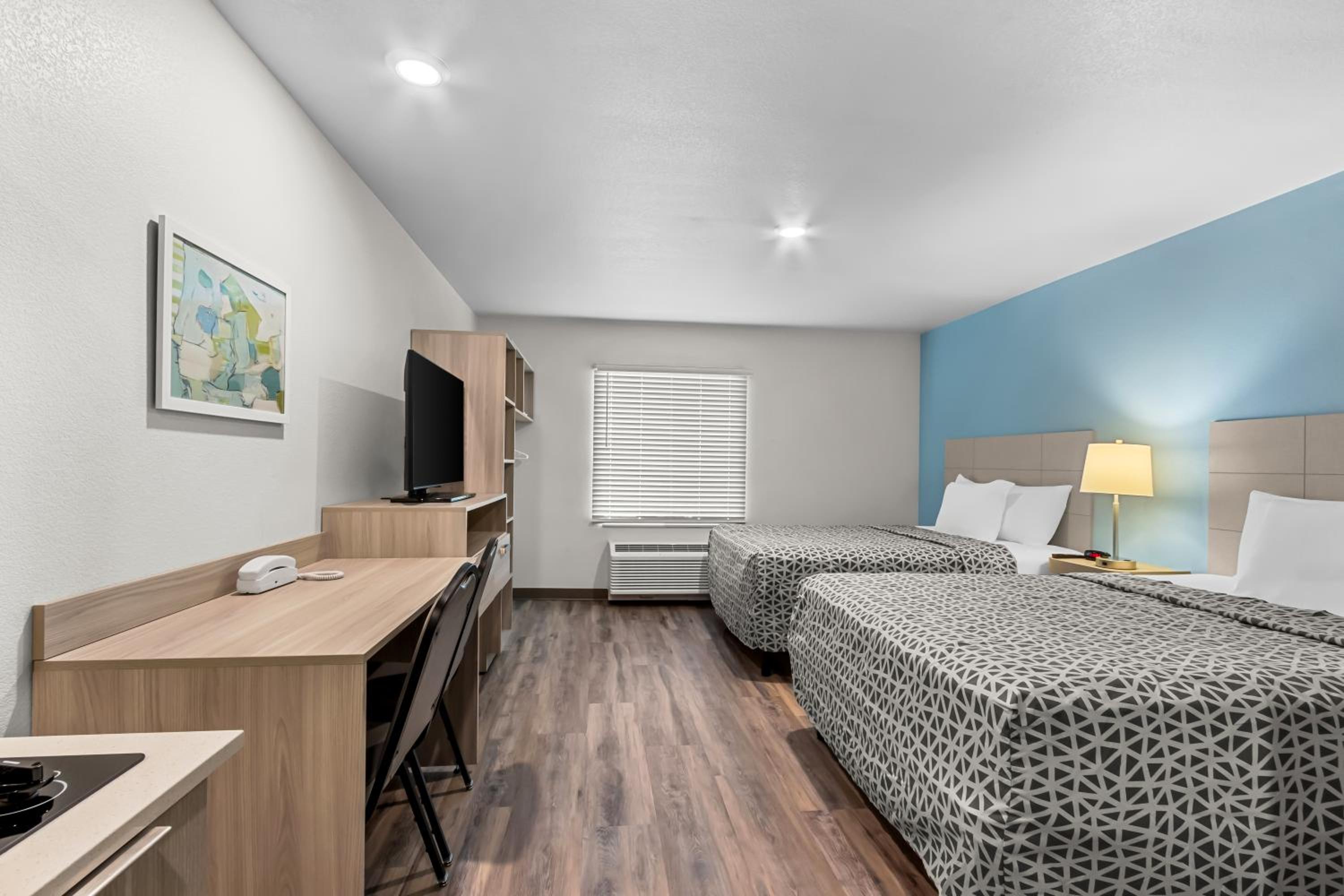 Queen Suite with Two Queen Beds - Non Smoking