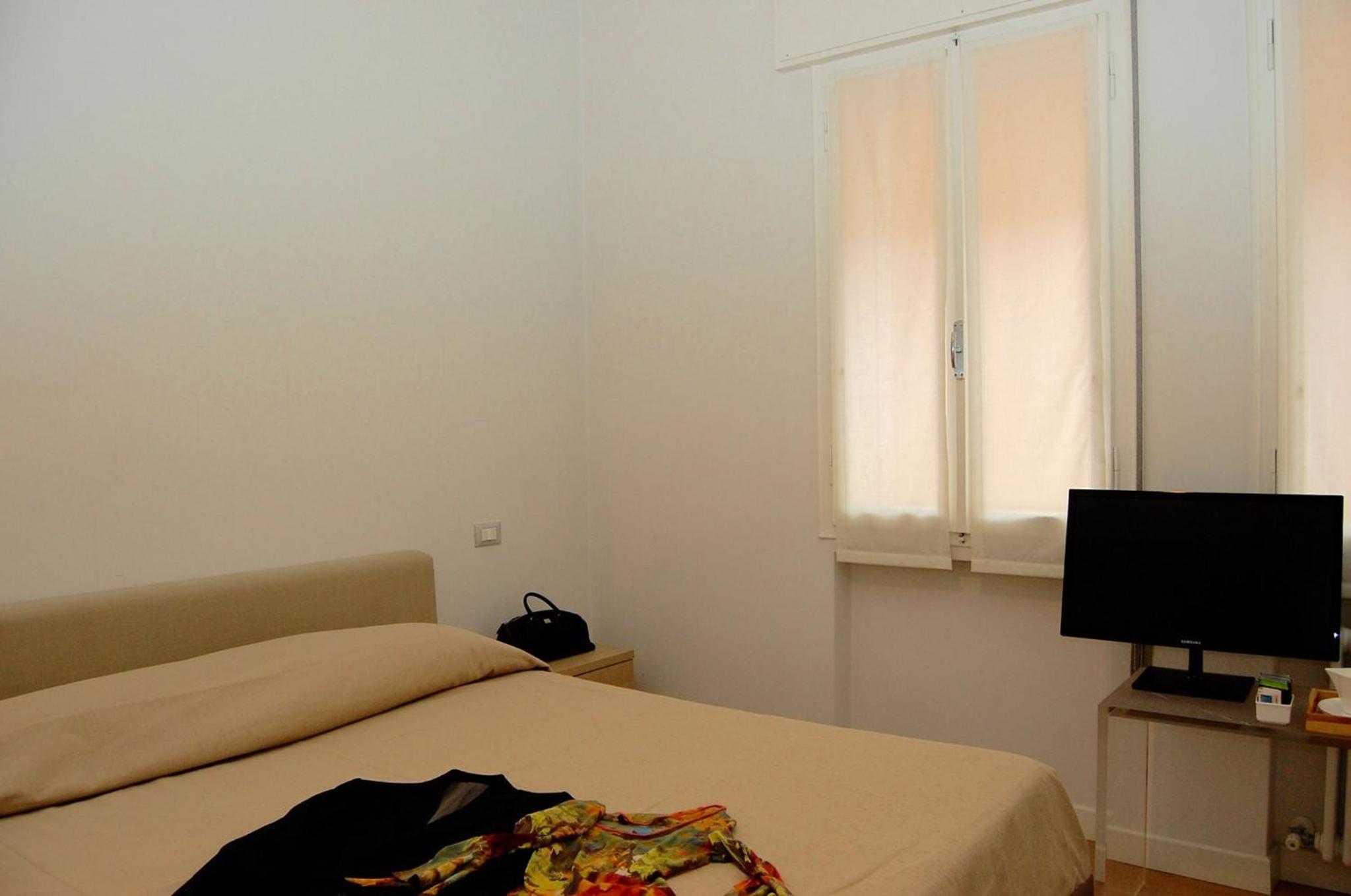 Three-Bedroom Apartment - Photo 6