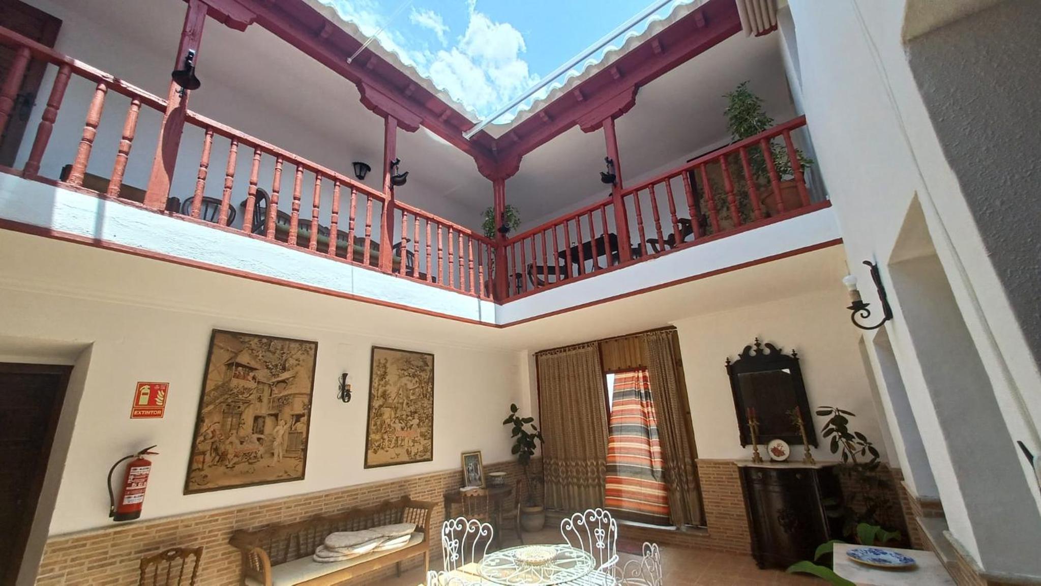 Three-Bedroom Apartment - High Floor photo 2
