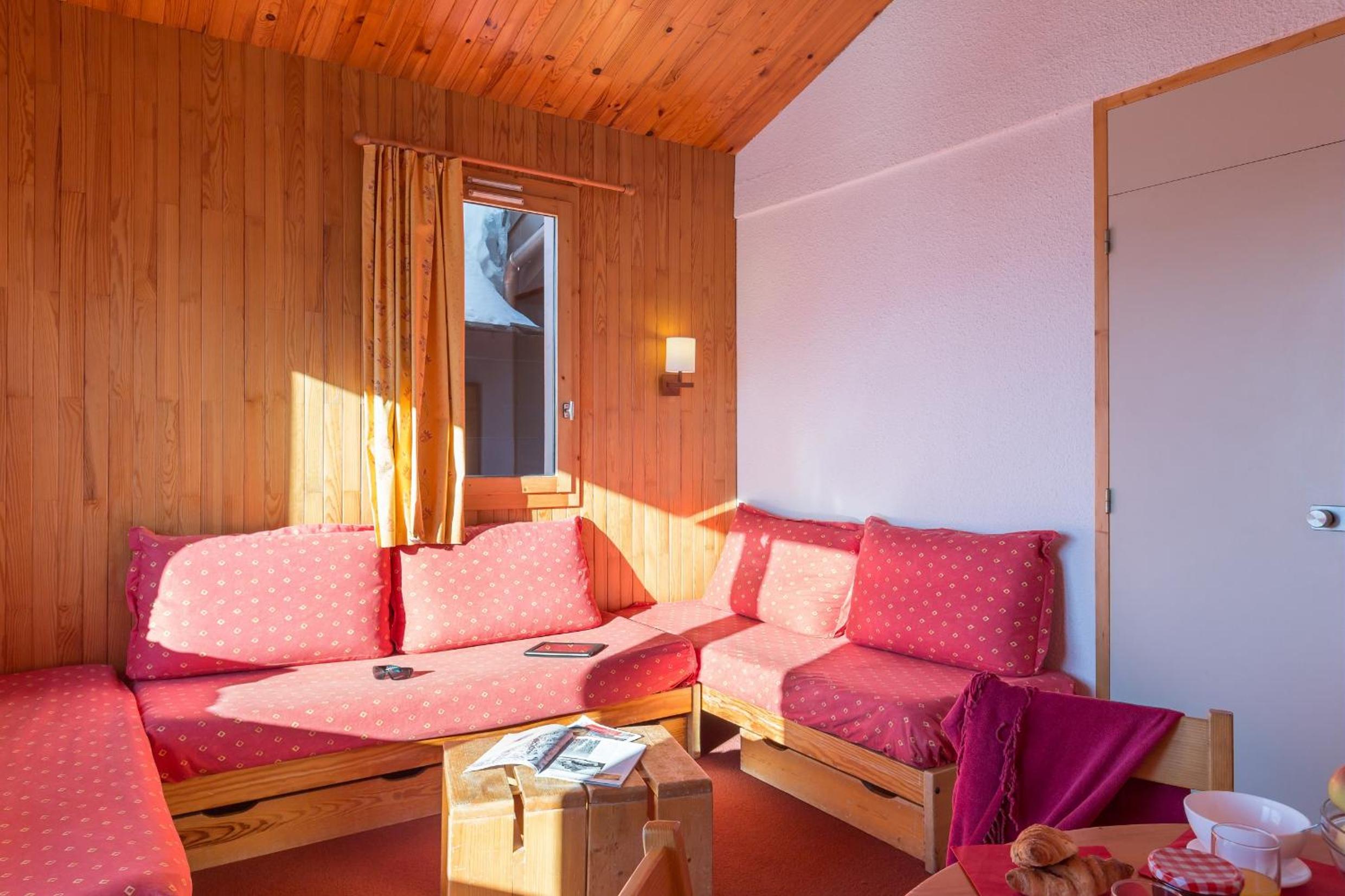 Standard Eco One-Bedroom Apartment with Sleeping Alcove - 5 People photo 1