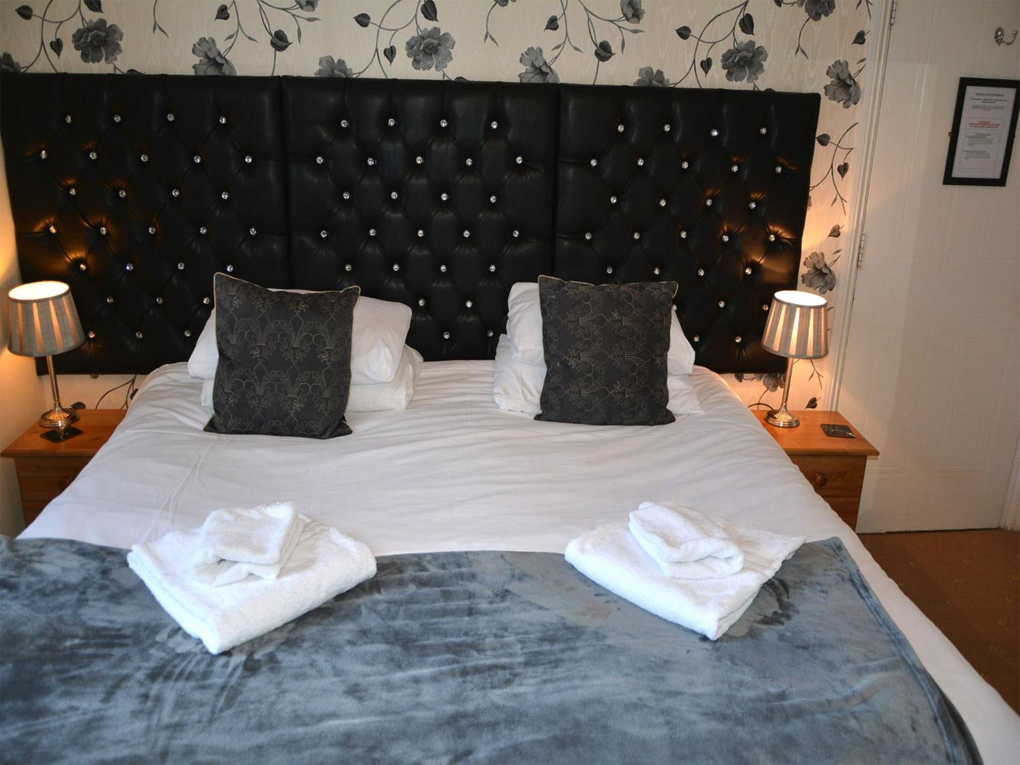 Classic Double/Twin/Single Room - Photo 8