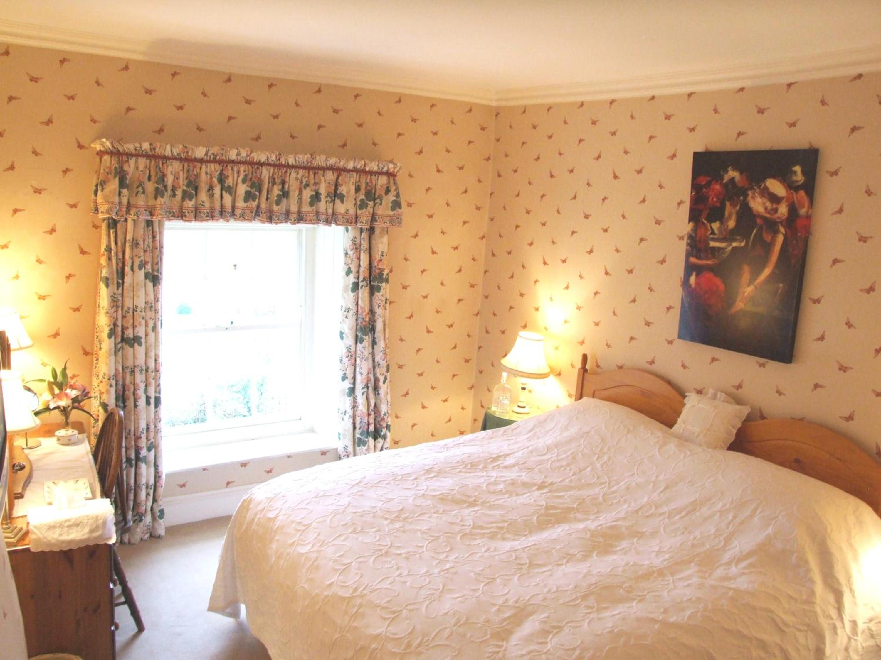 Deluxe King Suite photo 1