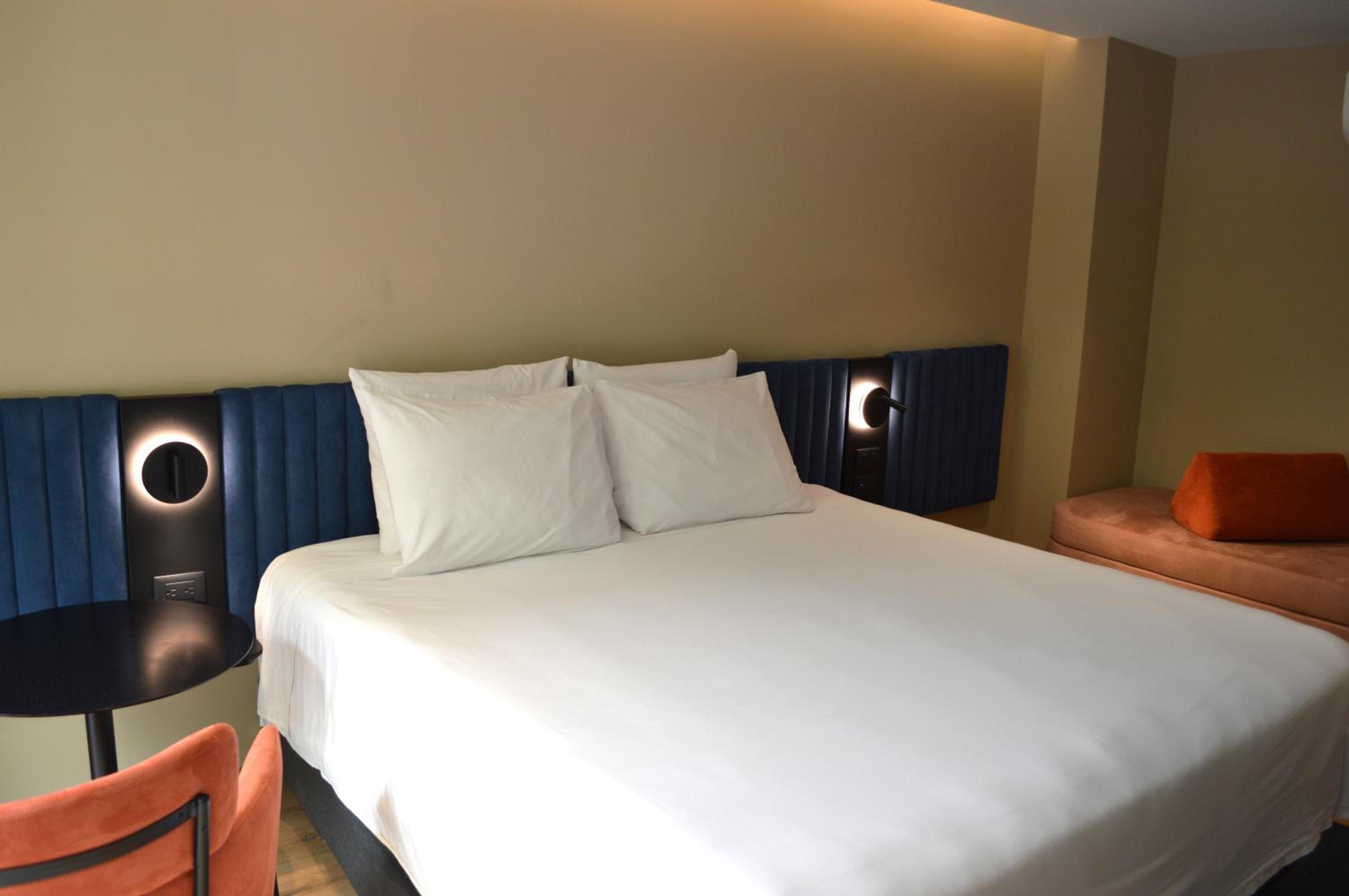 Superior King Room - Disability Acess photo 1
