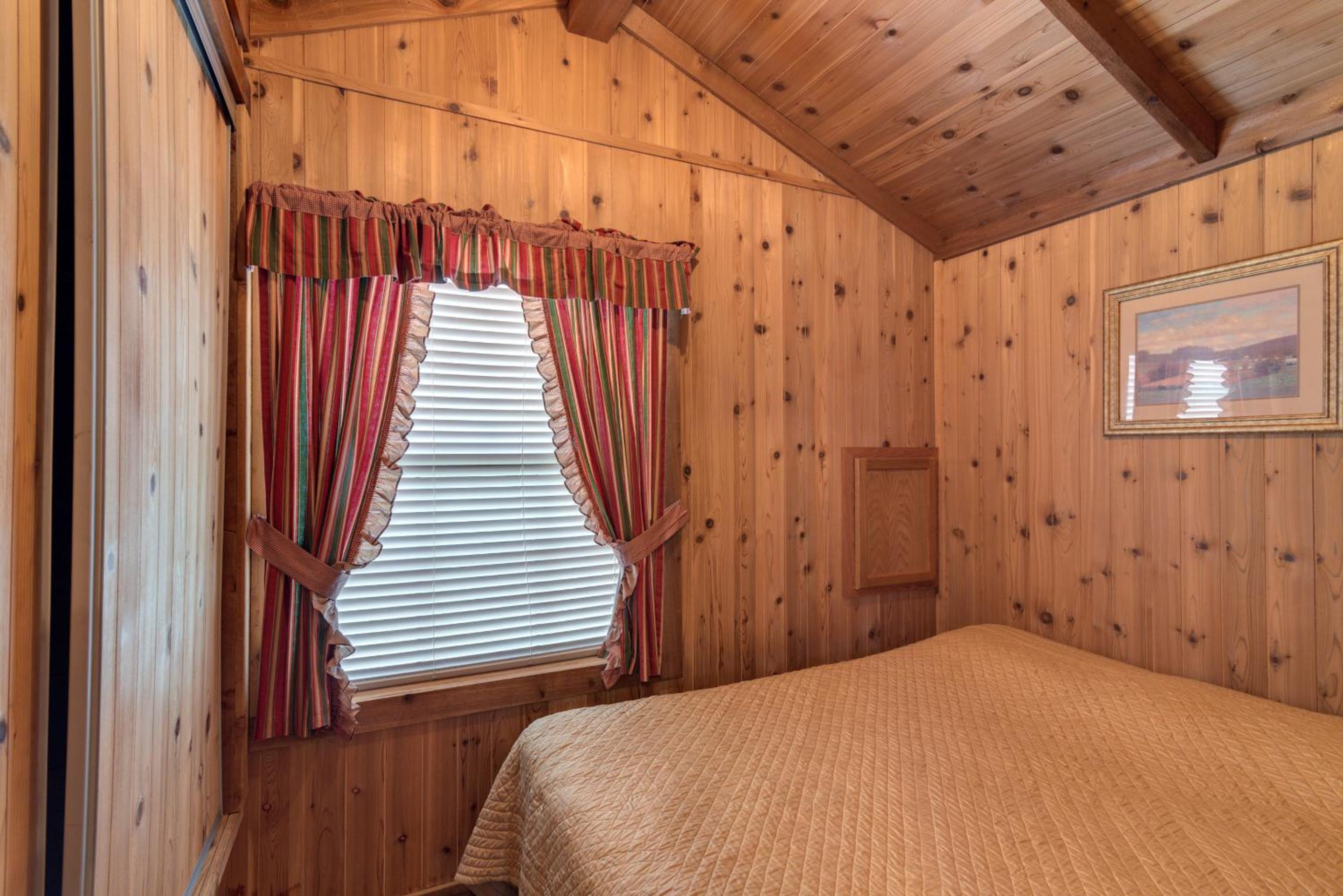 One-Bedroom Cabin photo 1