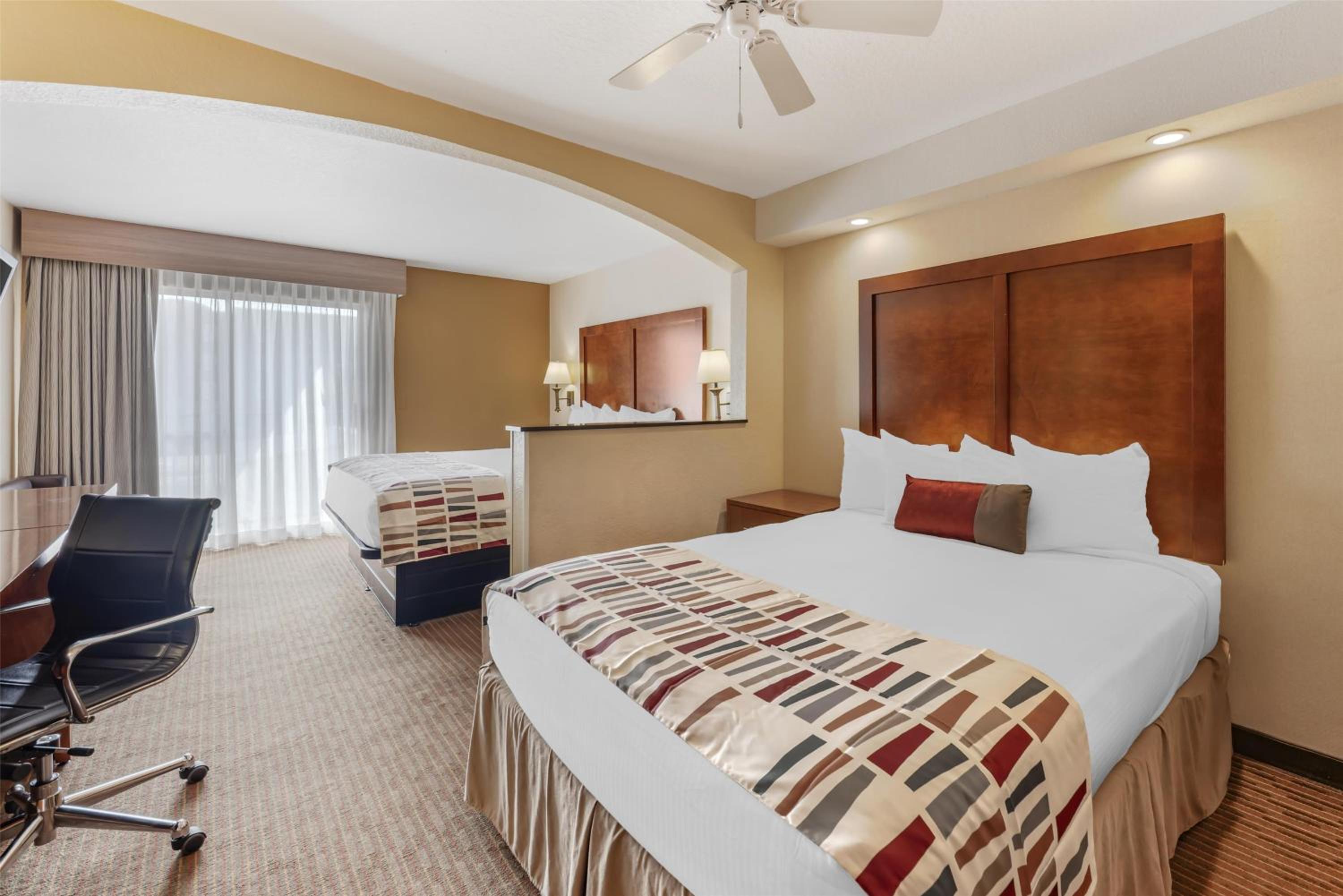 Suite with King Bed and Queen Bed - Photo 1