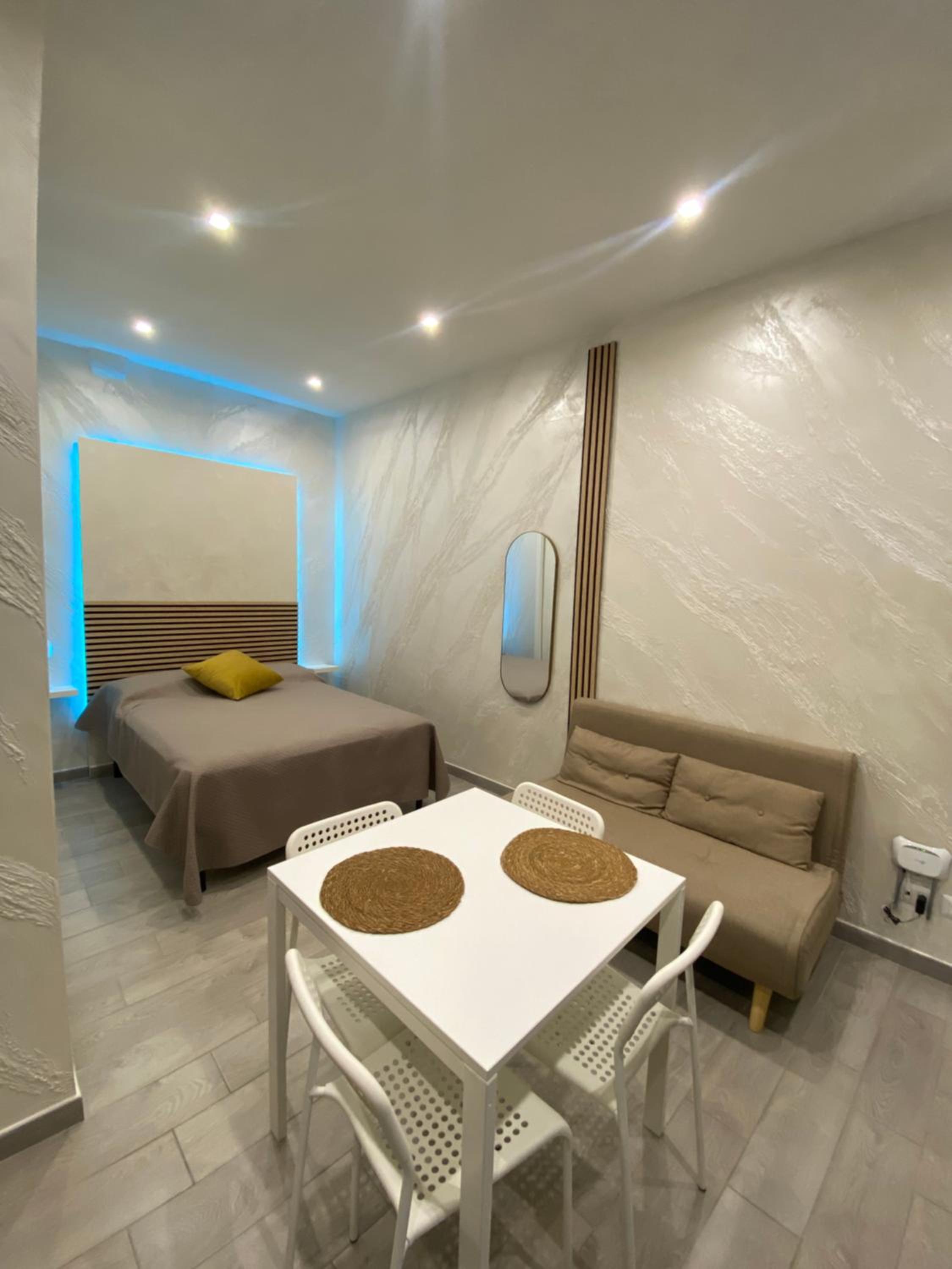 One-Bedroom House photo 1