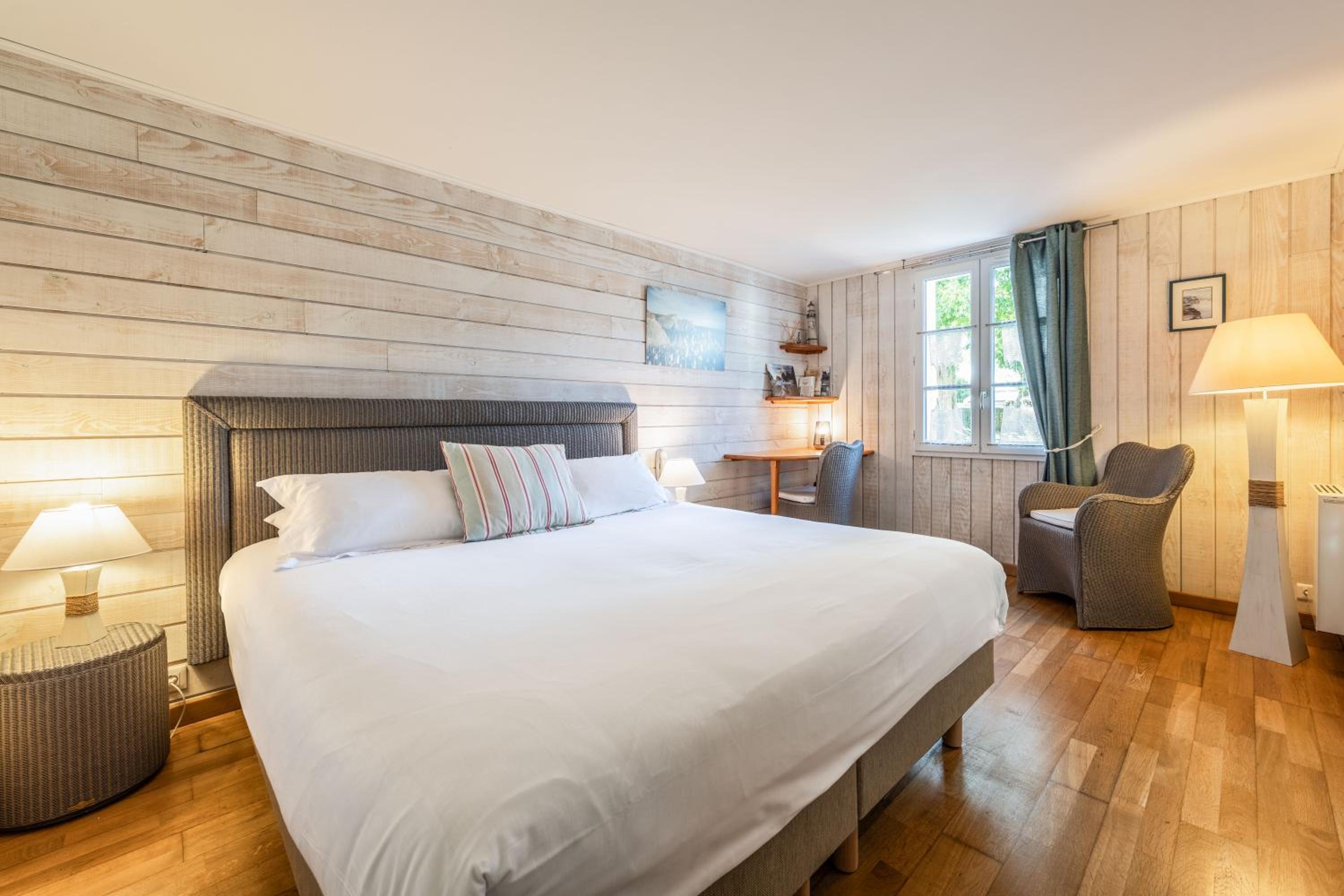Deluxe Junior Suite photo 1